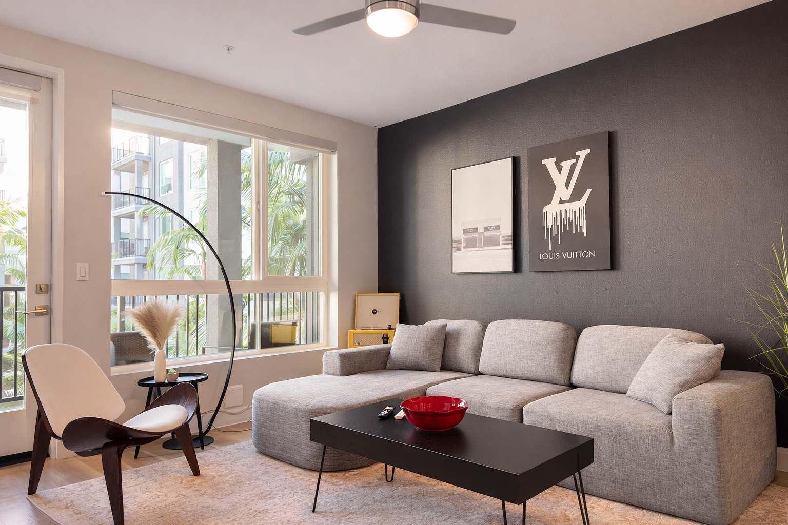 Cozy Apartment w/ Pool & Gym 10 Min to Disney