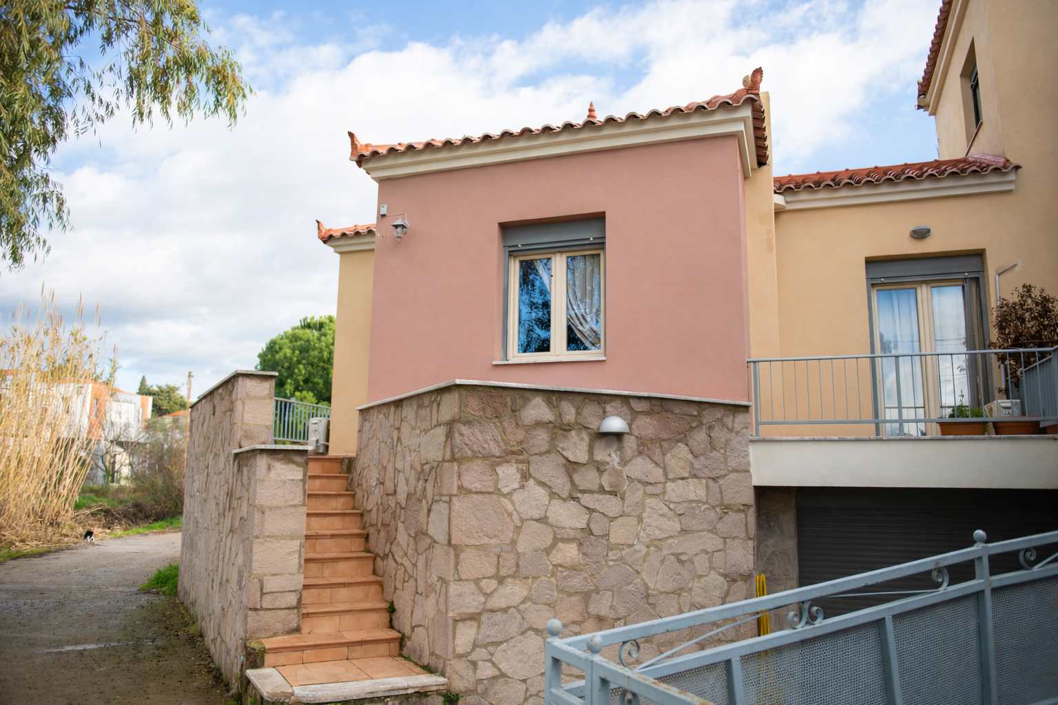 Loucas Home Kalloni Lesvos Central Stay w Balcony — Kalloni, Lesvos — vacation rental