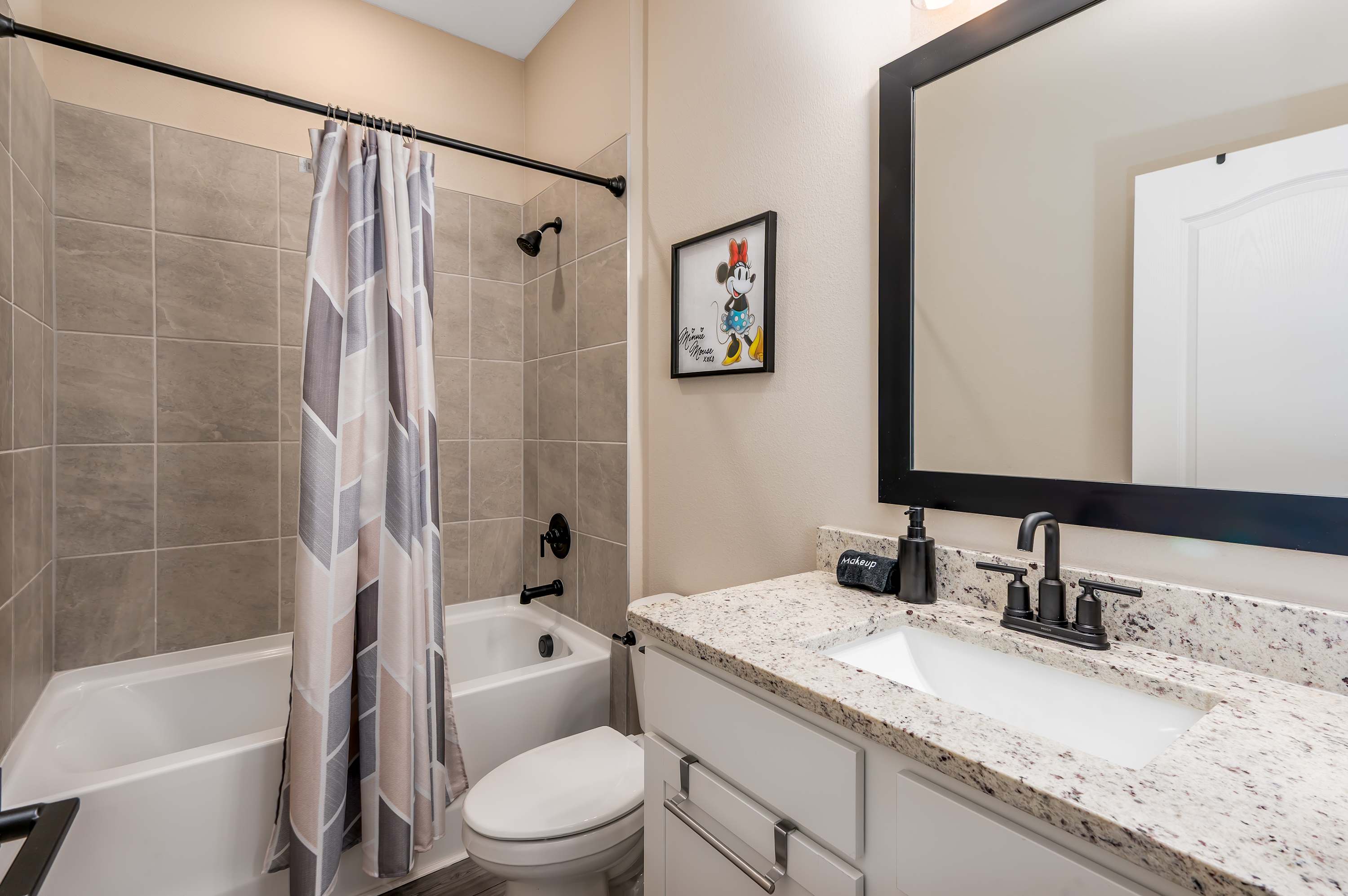 Spacious single level home with patio & kitchen