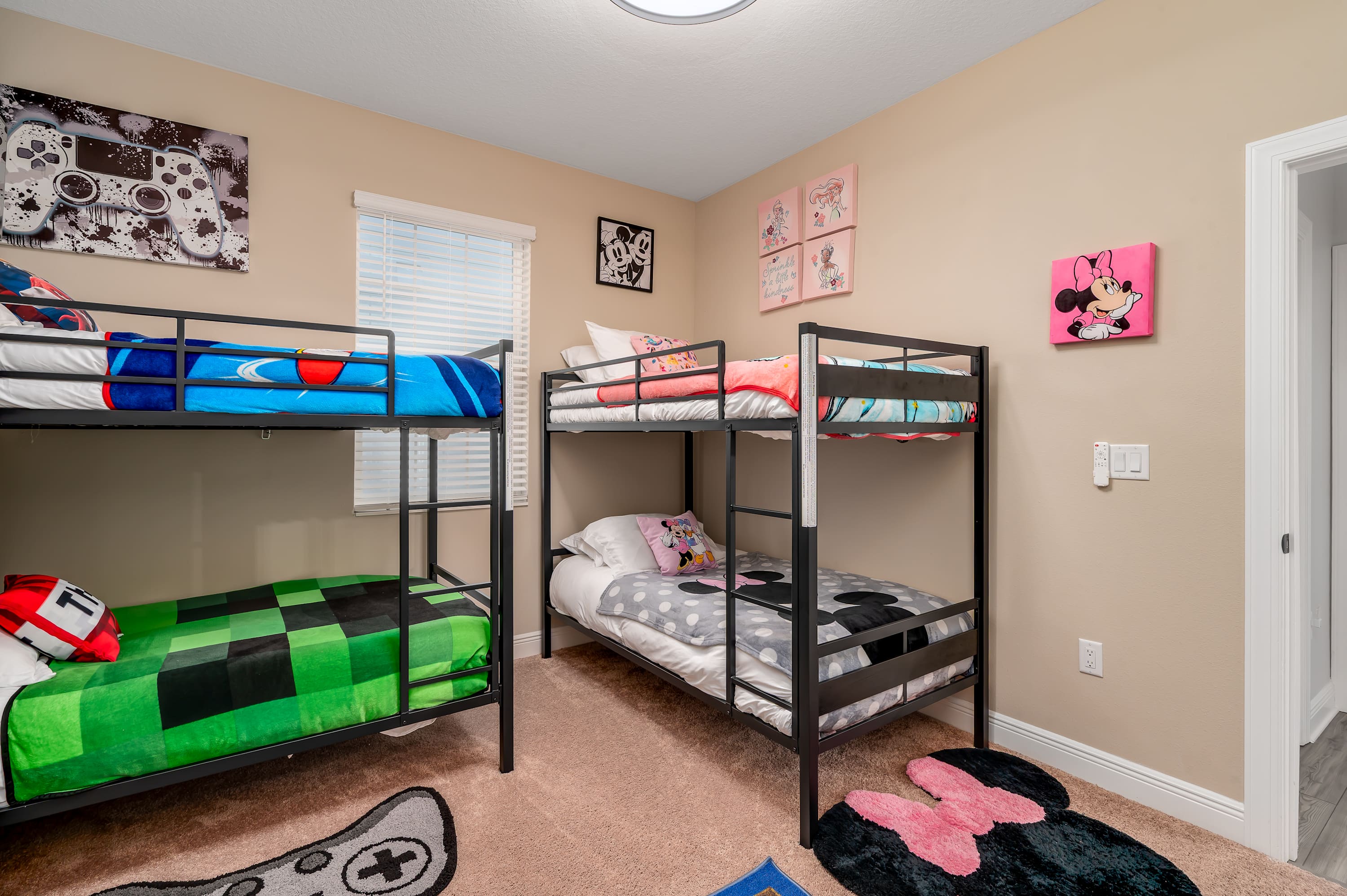 Spacious single level home with patio & kitchen