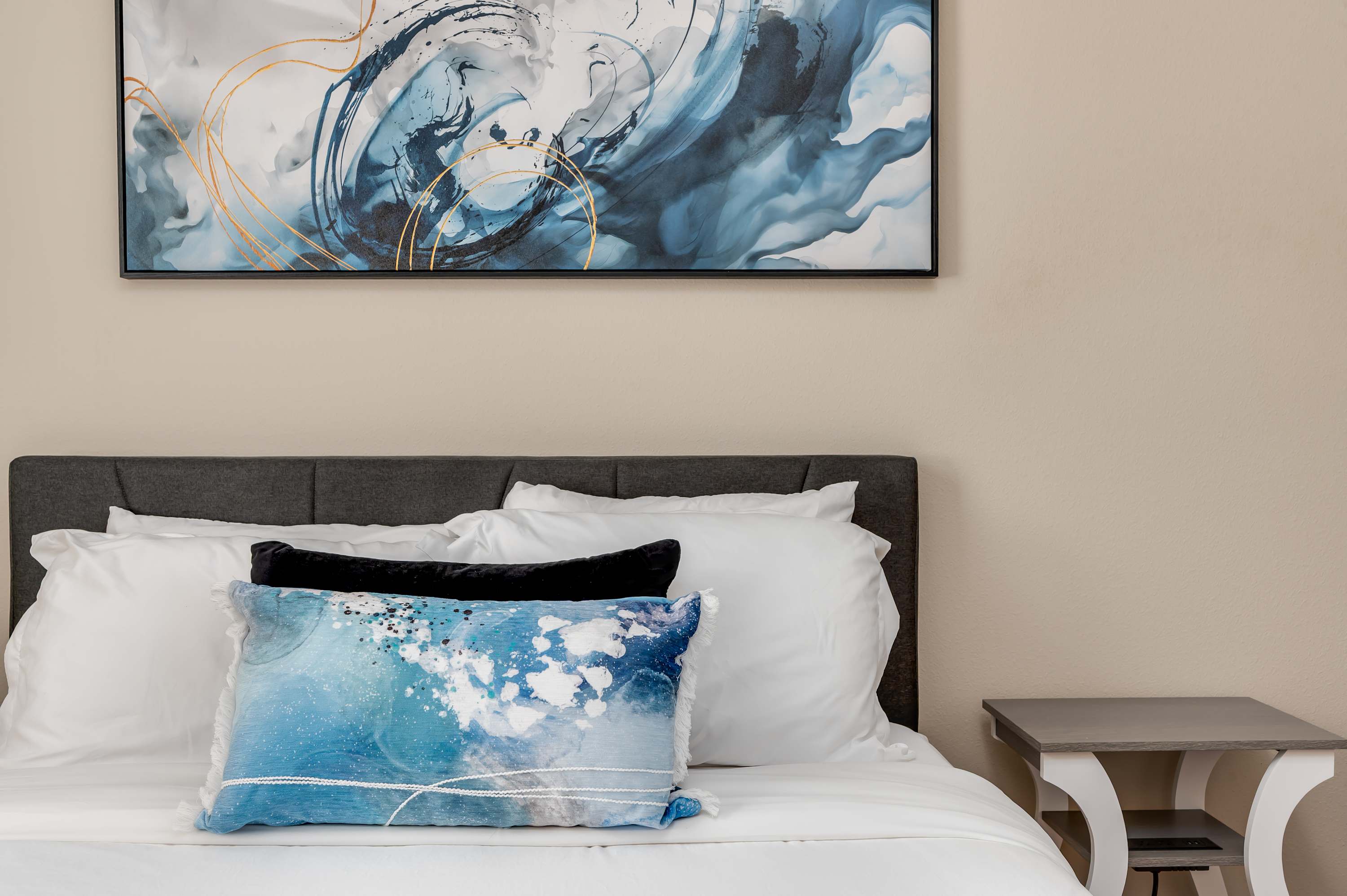 Spacious single level home with patio & kitchen