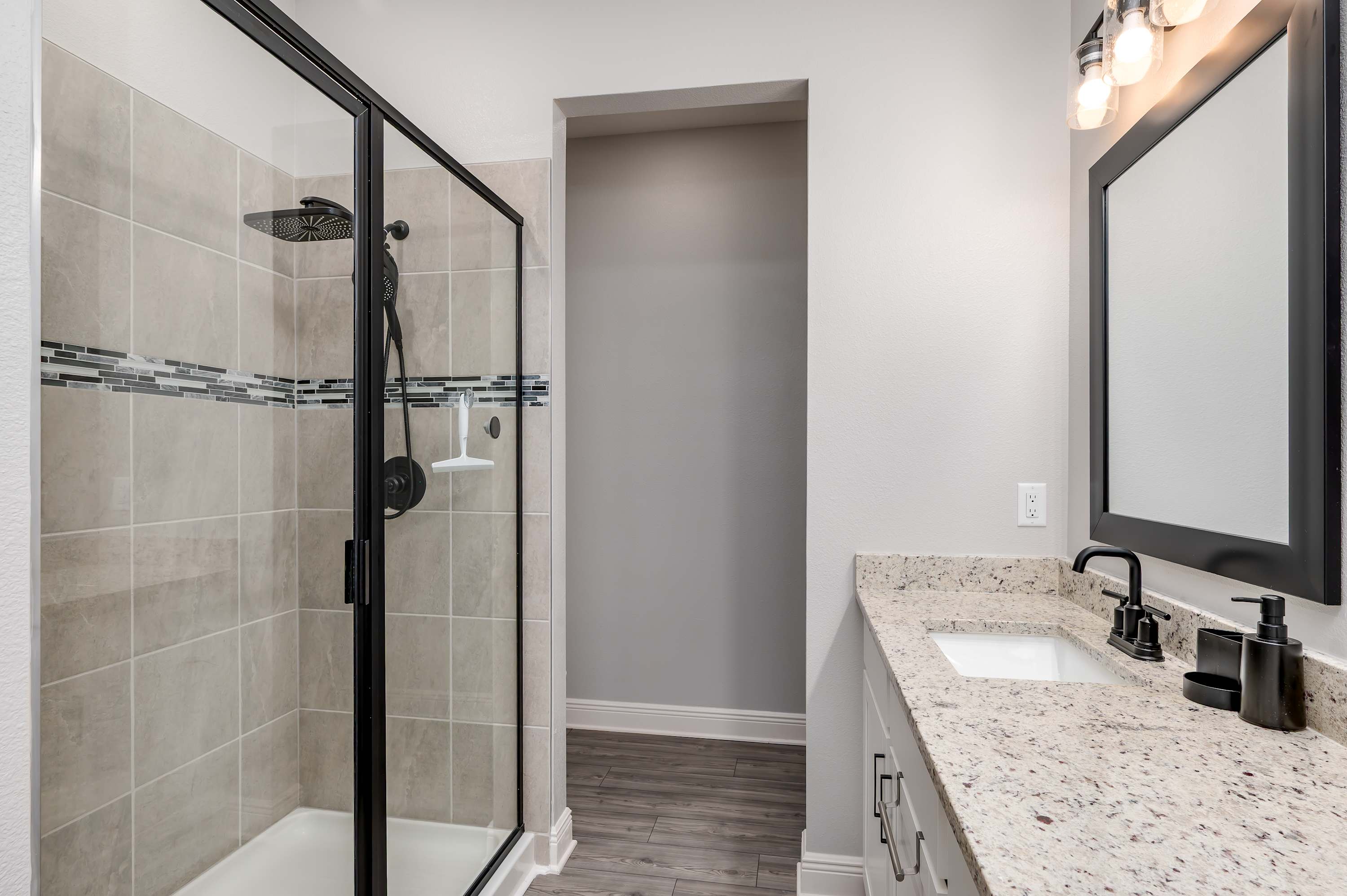 Spacious single level home with patio & kitchen