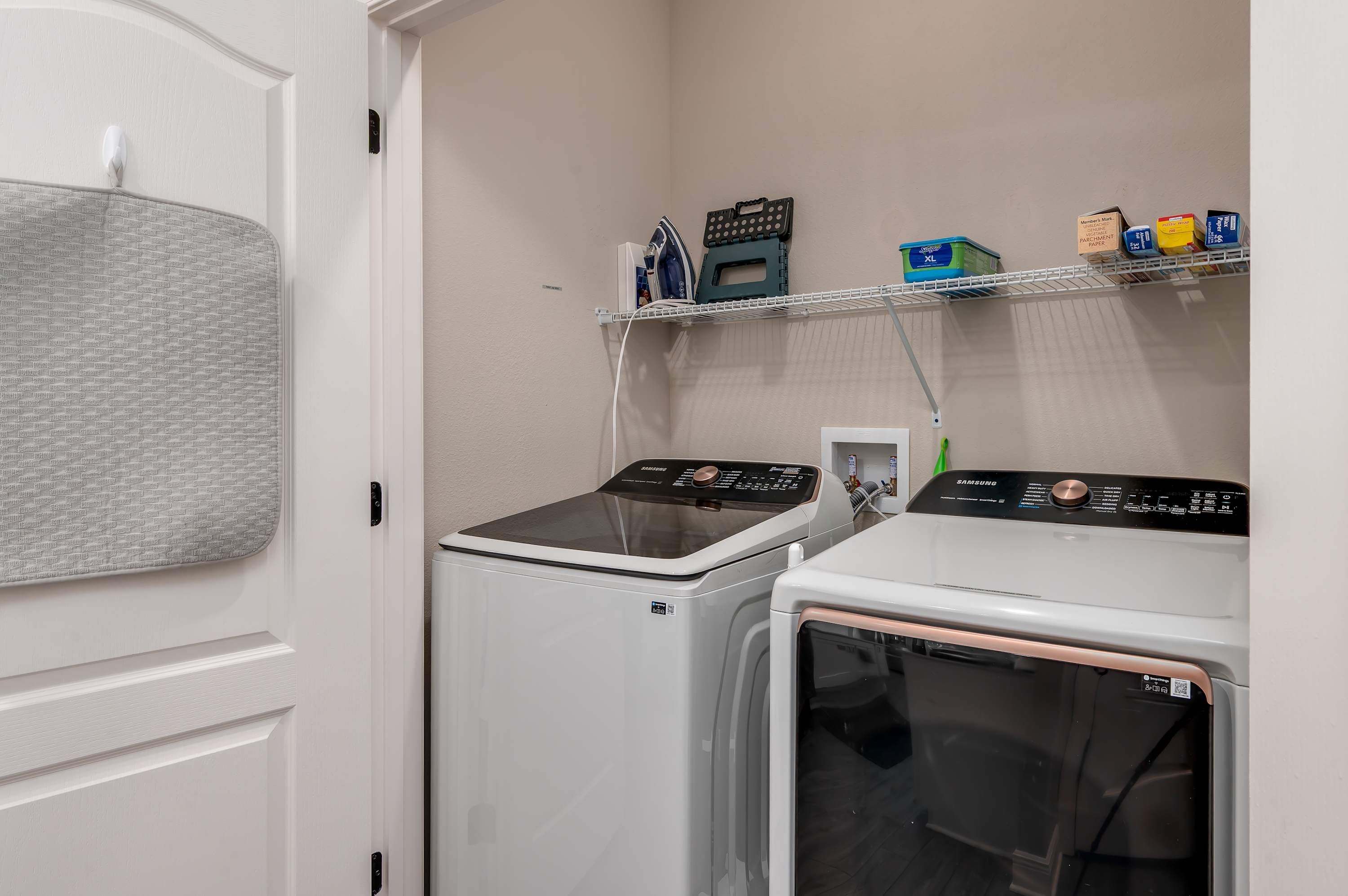 Spacious single level home with patio & kitchen