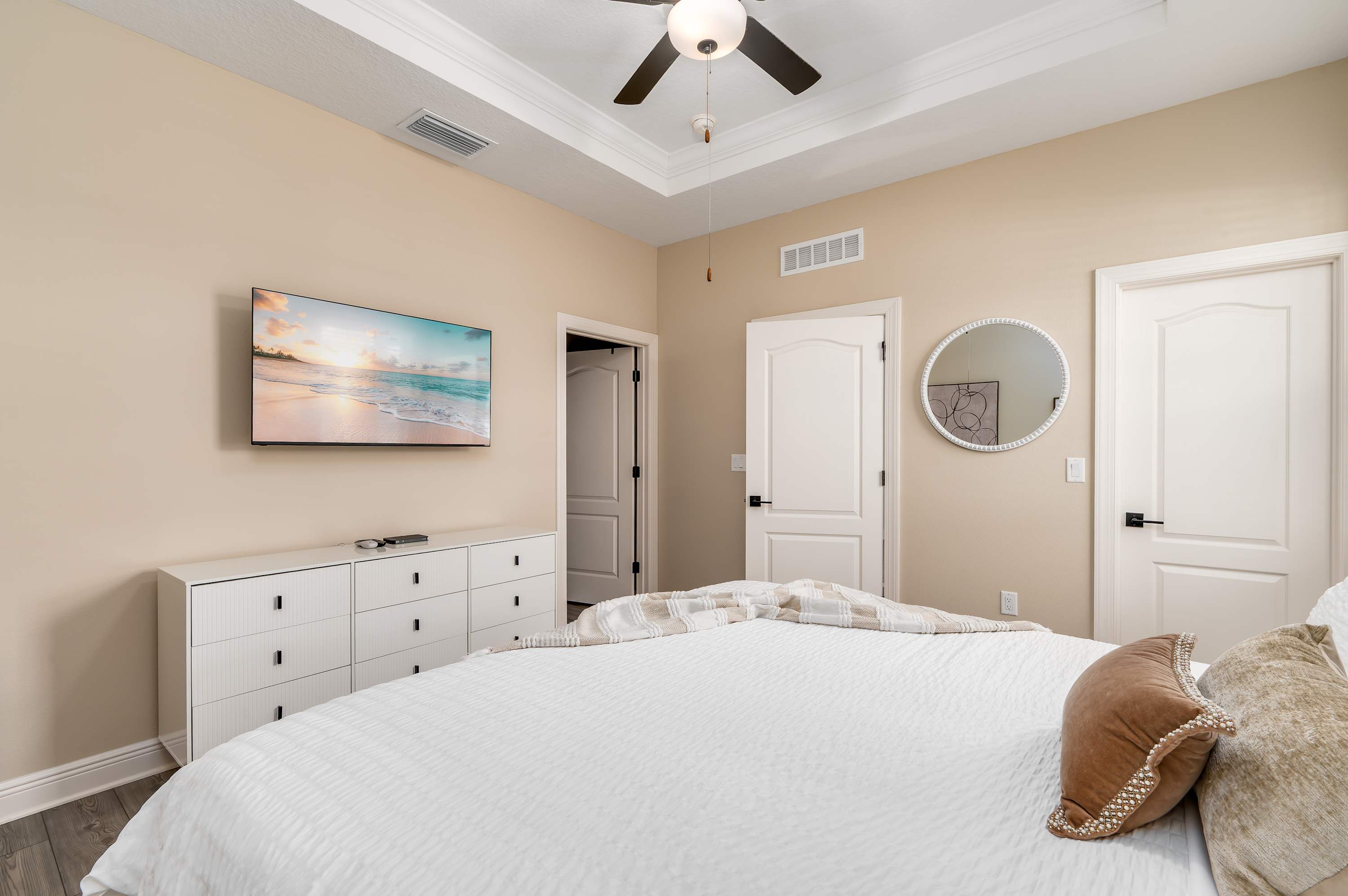 Spacious single level home with patio & kitchen