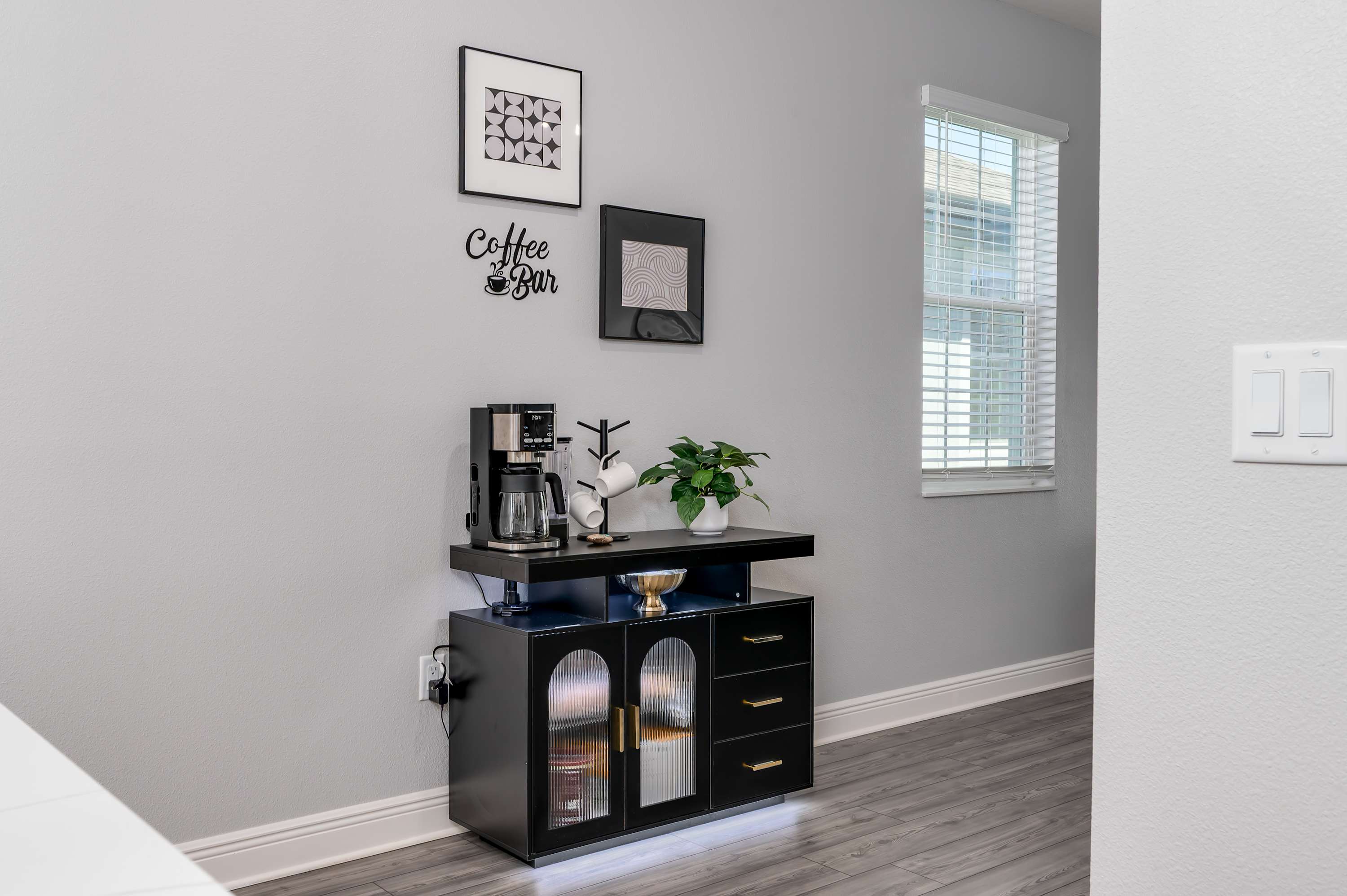 Spacious single level home with patio & kitchen