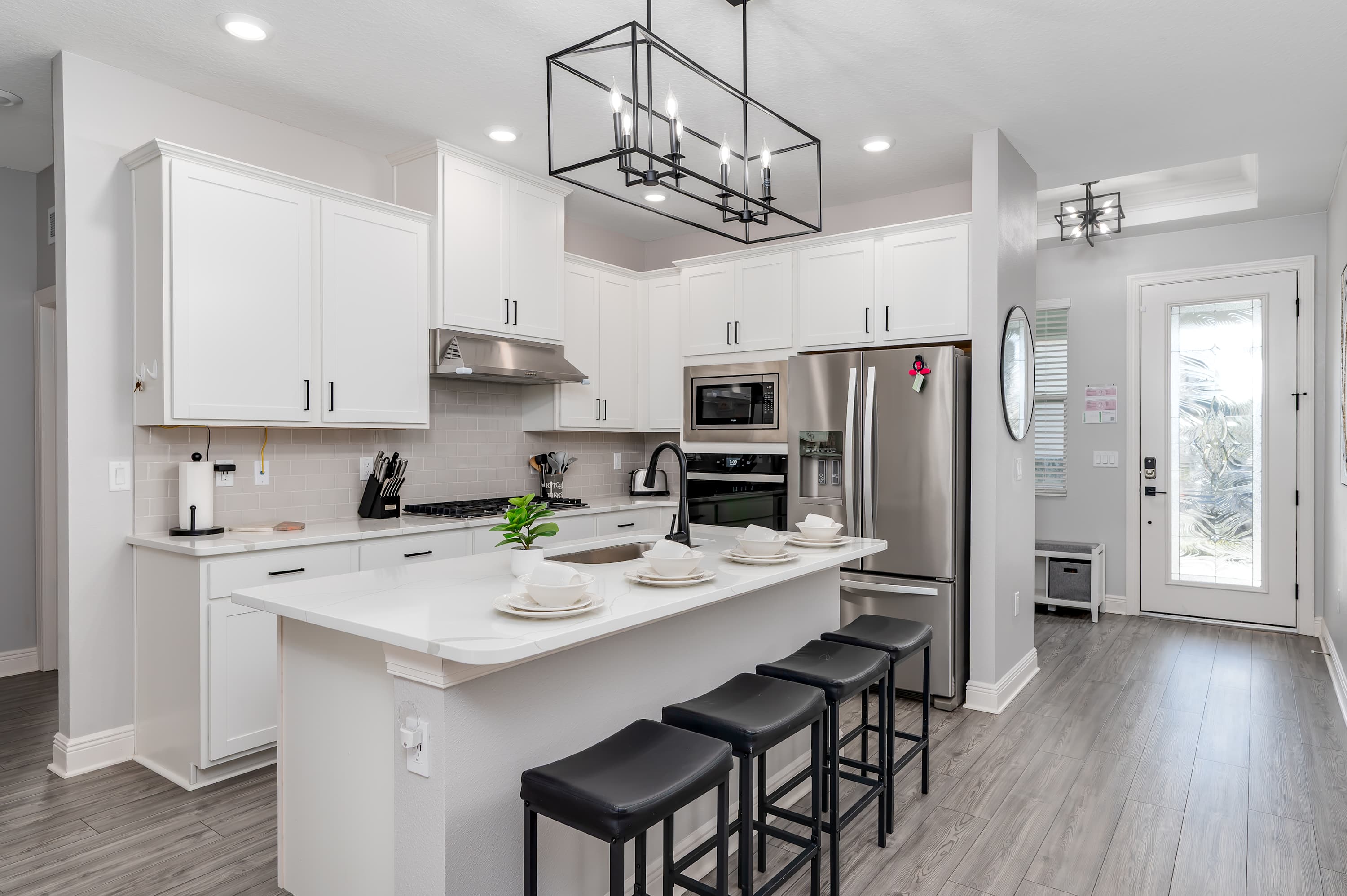 Spacious single level home with patio & kitchen