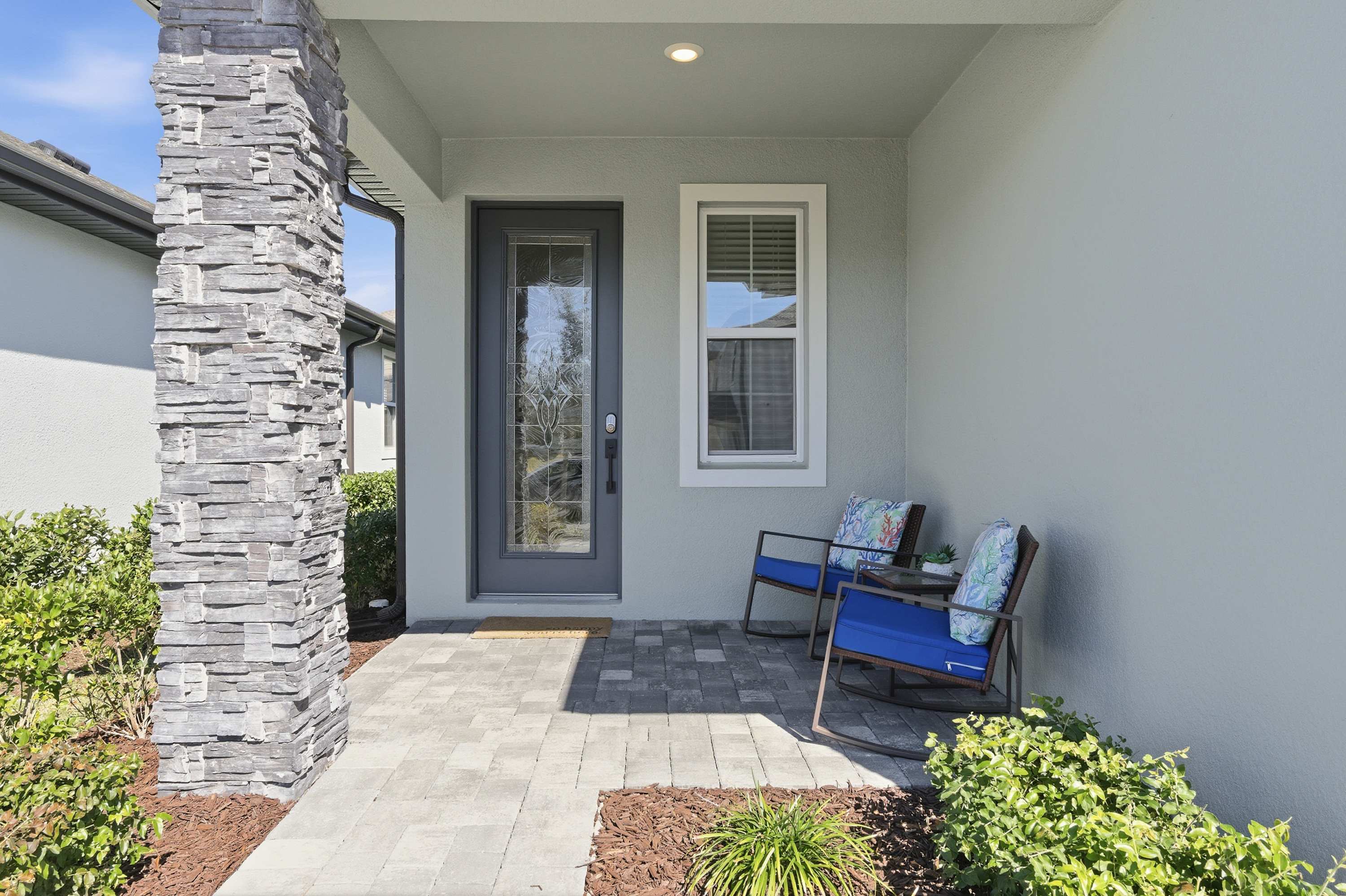 Spacious single level home with patio & kitchen