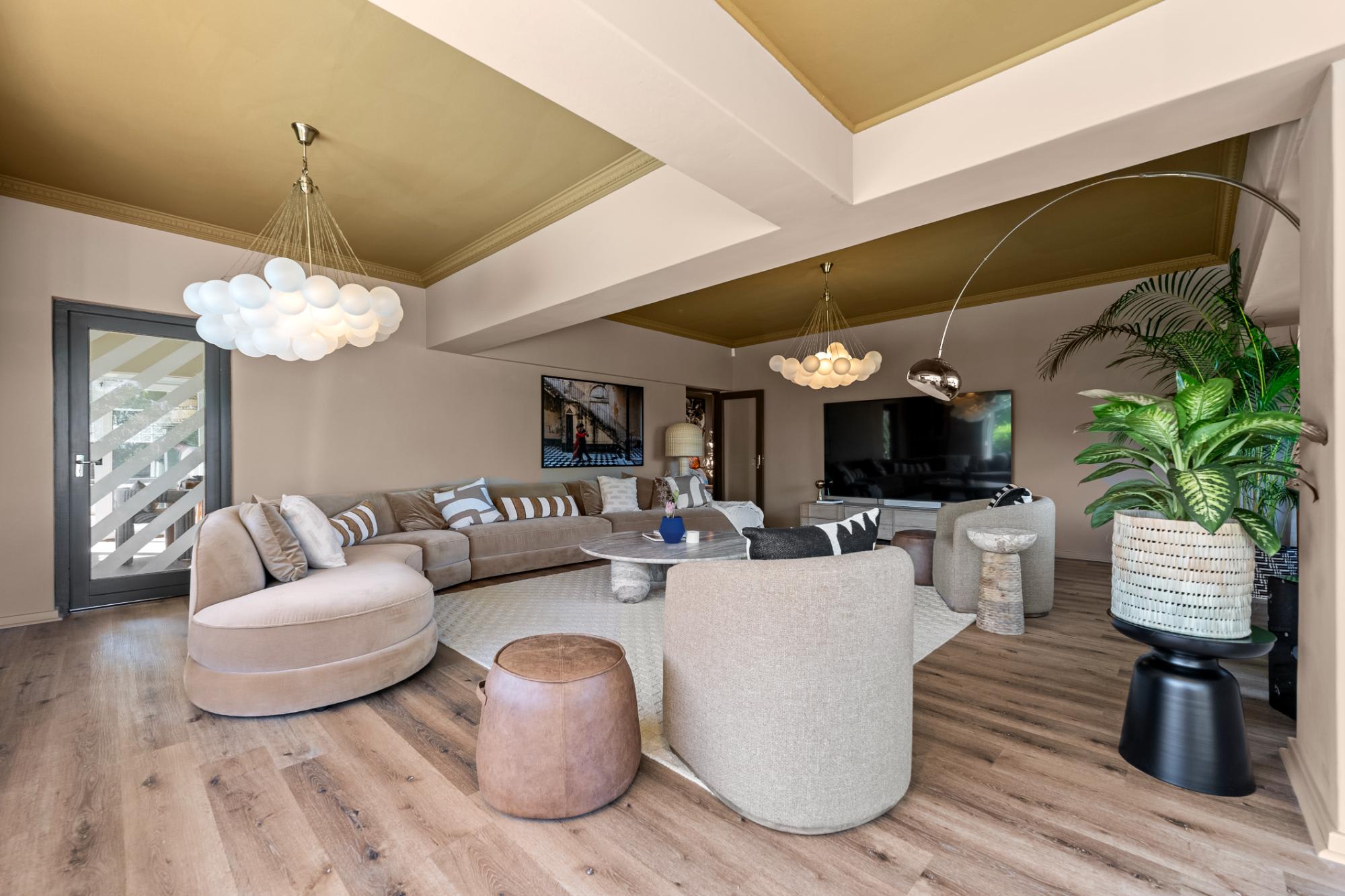 Luxury Camps Bay 5 Star w Gym Pool Kinvara Villa 9