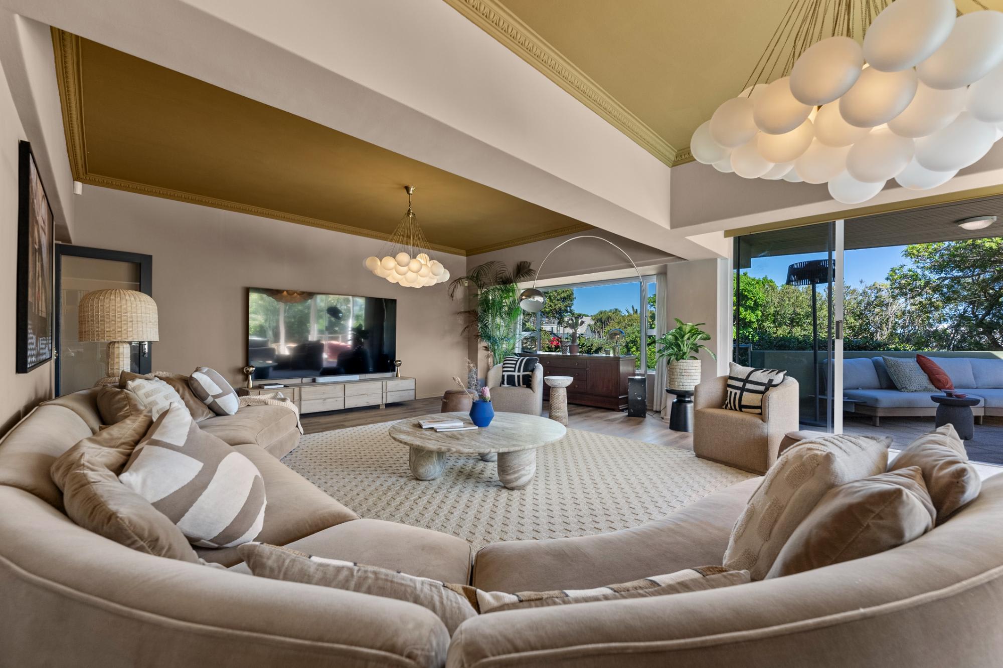 Luxury Camps Bay 5 Star w Gym Pool Kinvara Villa 2