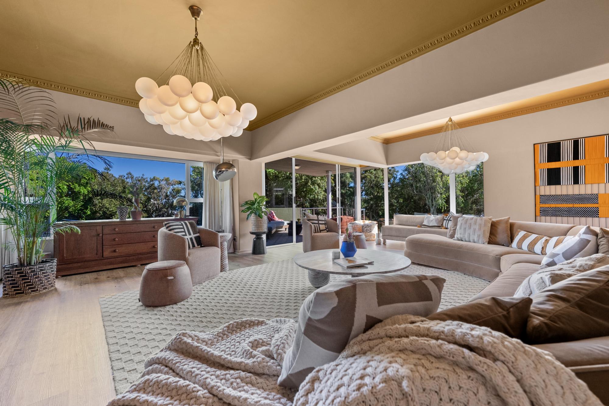 Luxury Camps Bay 5 Star w Gym Pool Kinvara Villa 8