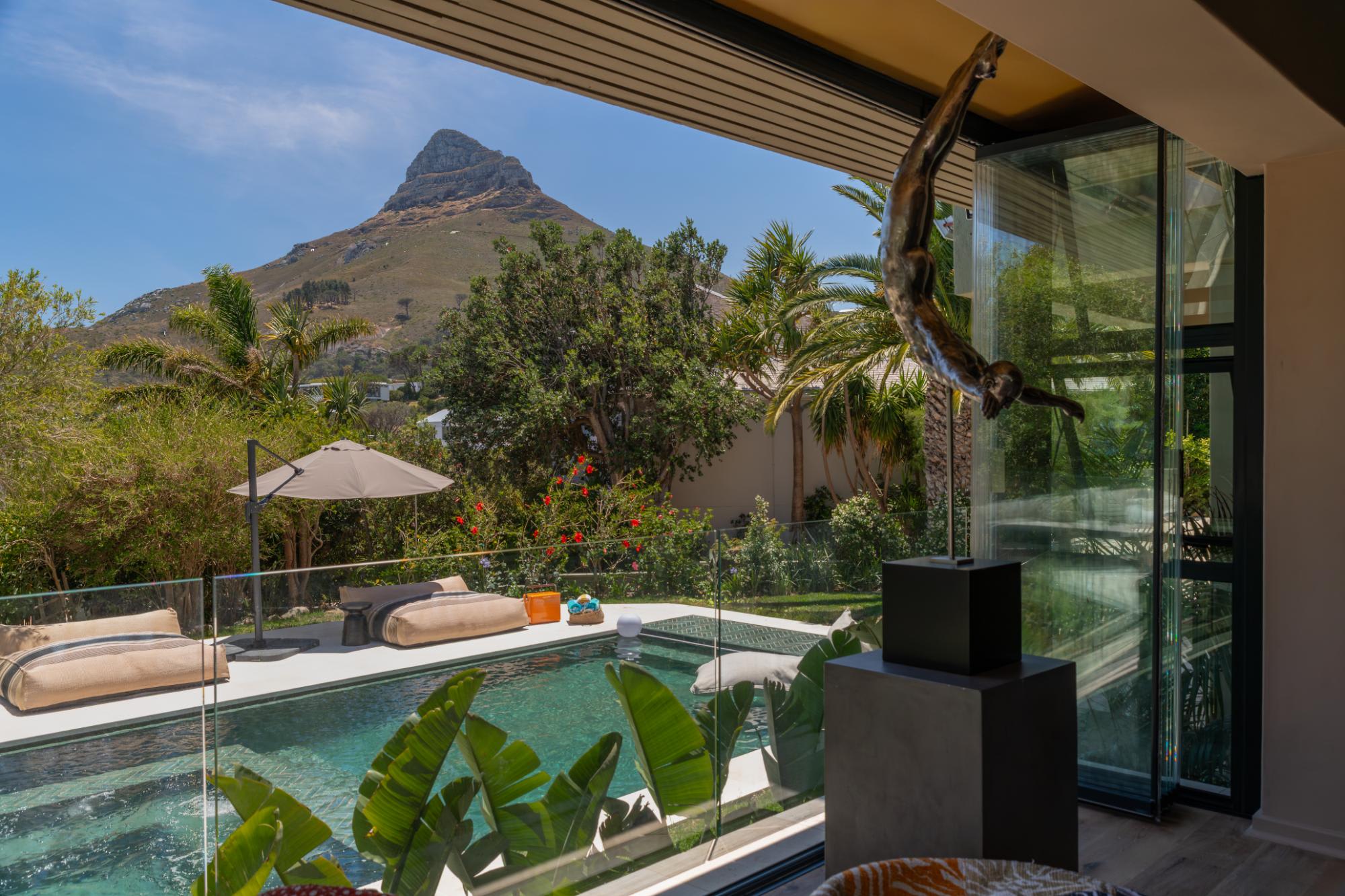 Luxury Camps Bay 5 Star w Gym Pool Kinvara Villa 4