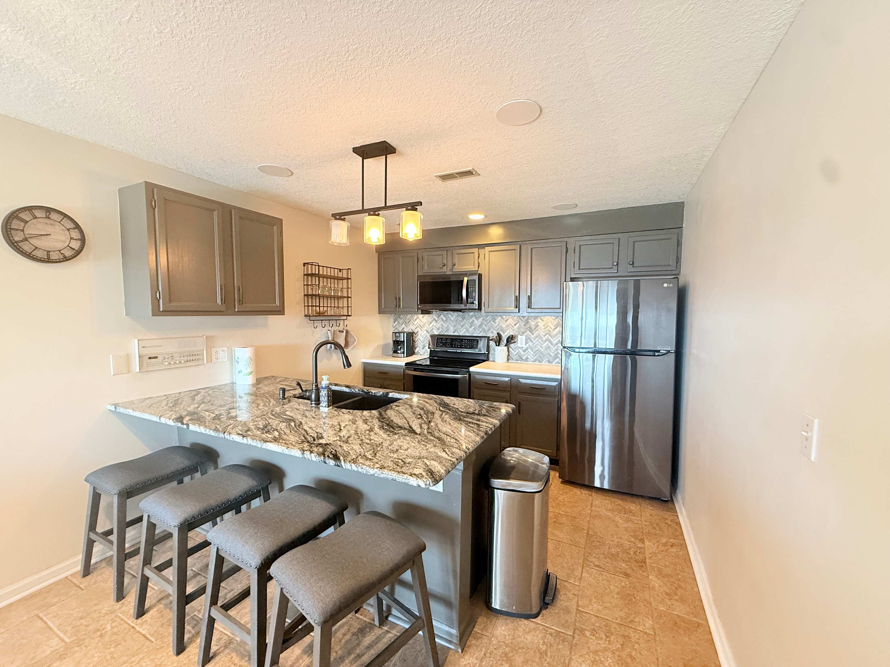 Sunset Ridge – Private Patio 5