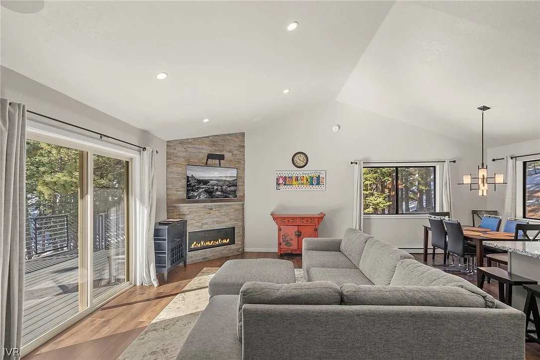 Cozy Spacious 4BD Modern Mountain Home in Incline Village, NV