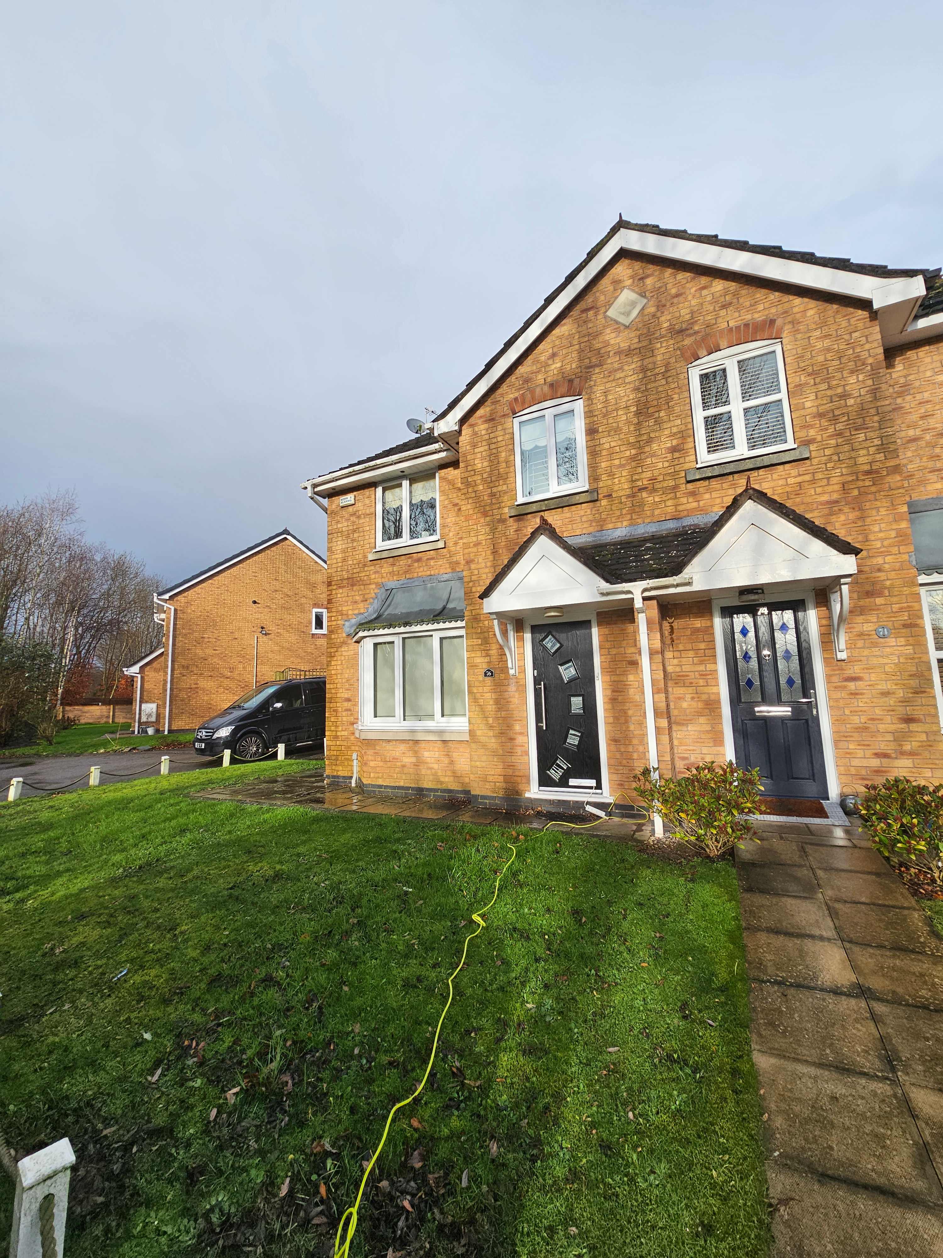 Foxley: Contractor 4-bed with parking & WIFI by Hosterooo