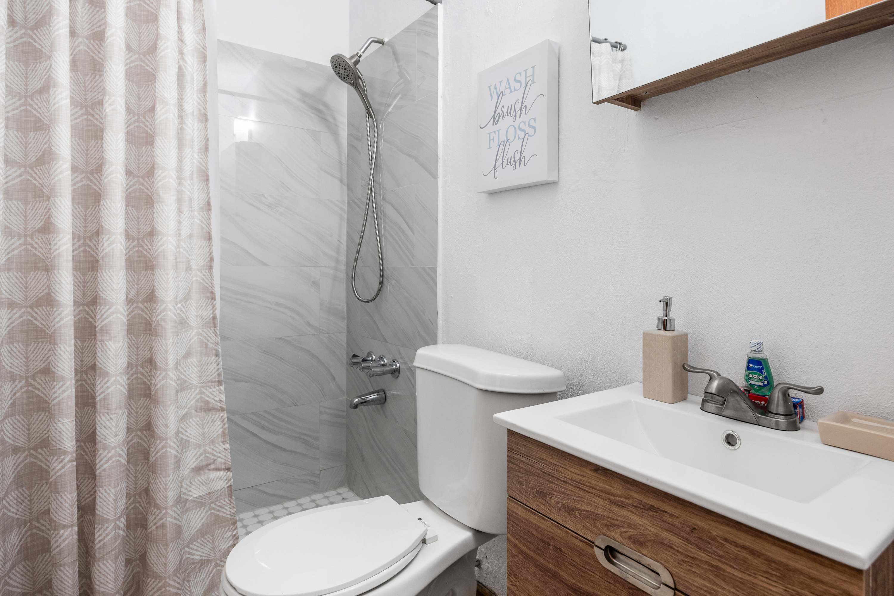Modern Loft | Near Airport | Free parking