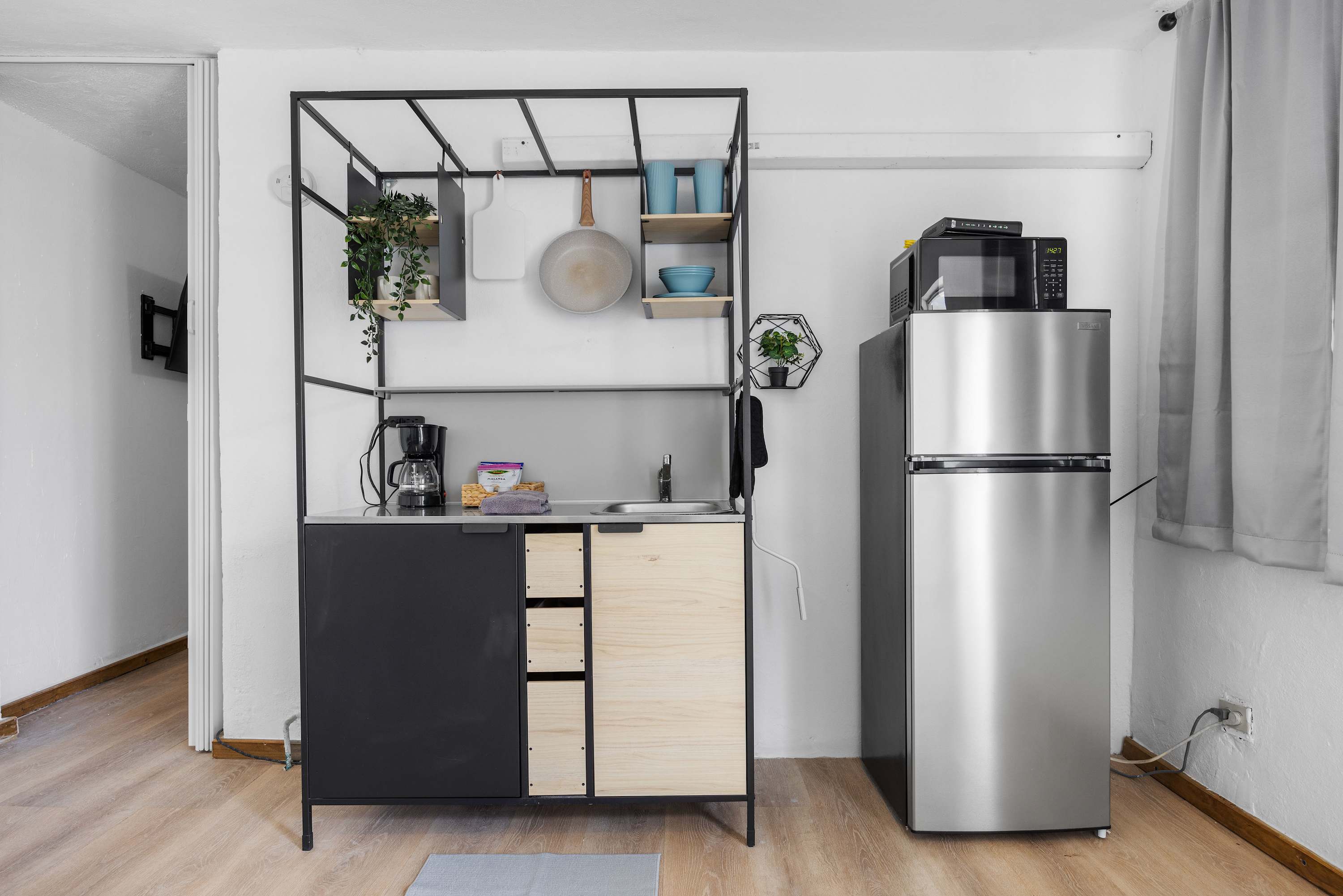 Modern Loft | Near Airport | Free parking