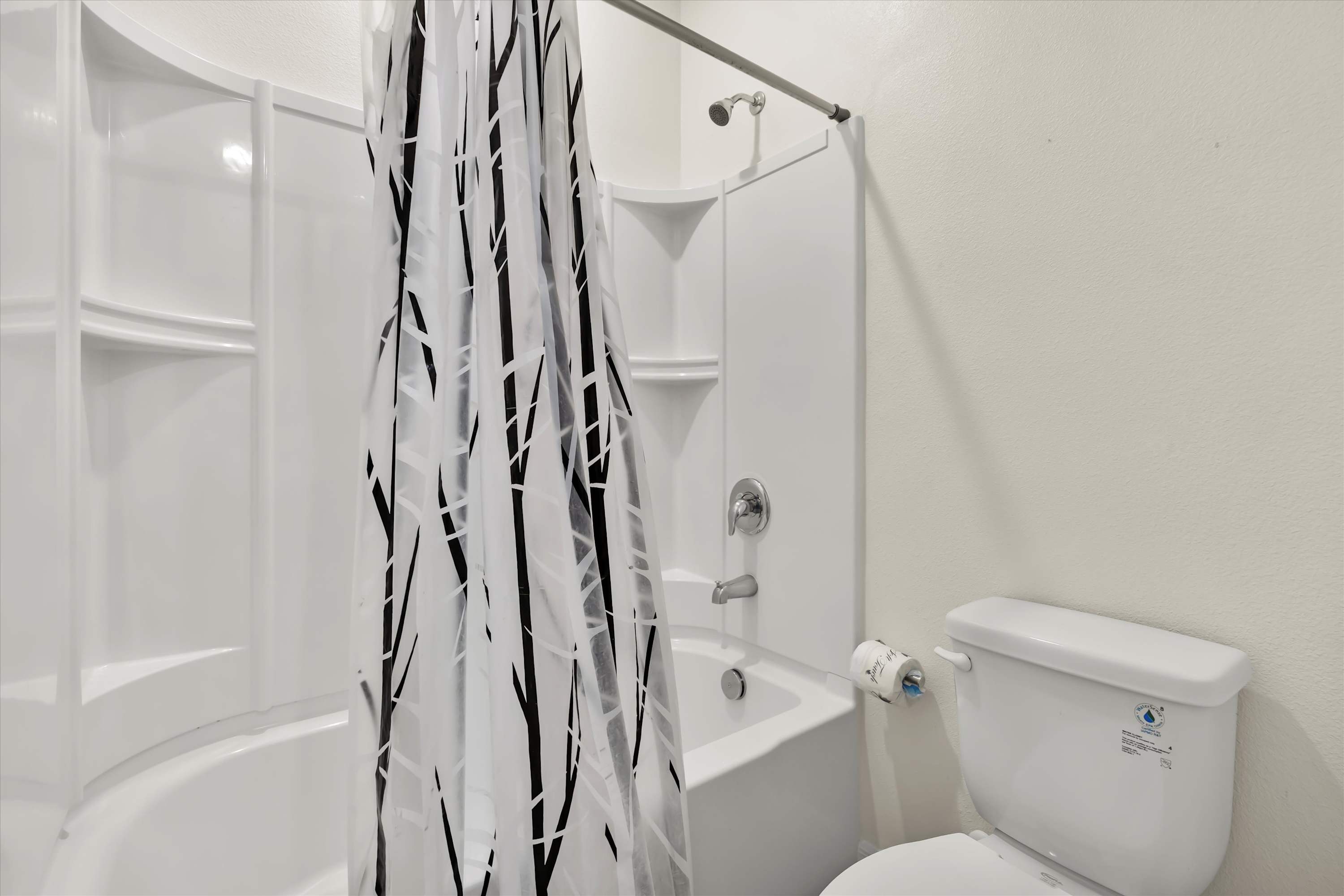 Unwind after a day of adventure in the Jurassic Park room’s bathtub.