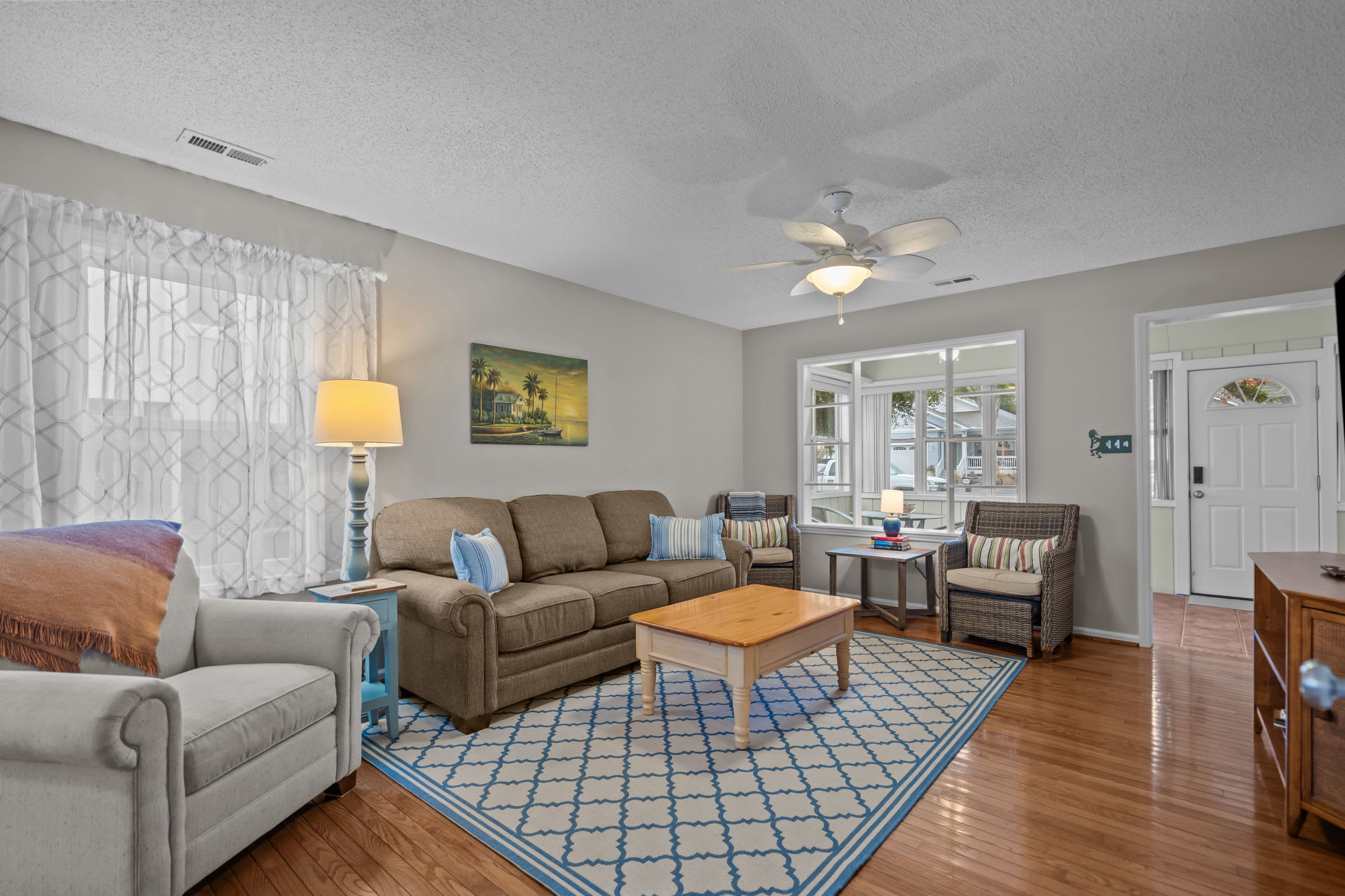 NE 38th Street Dog Friendly Star Spangled Manor