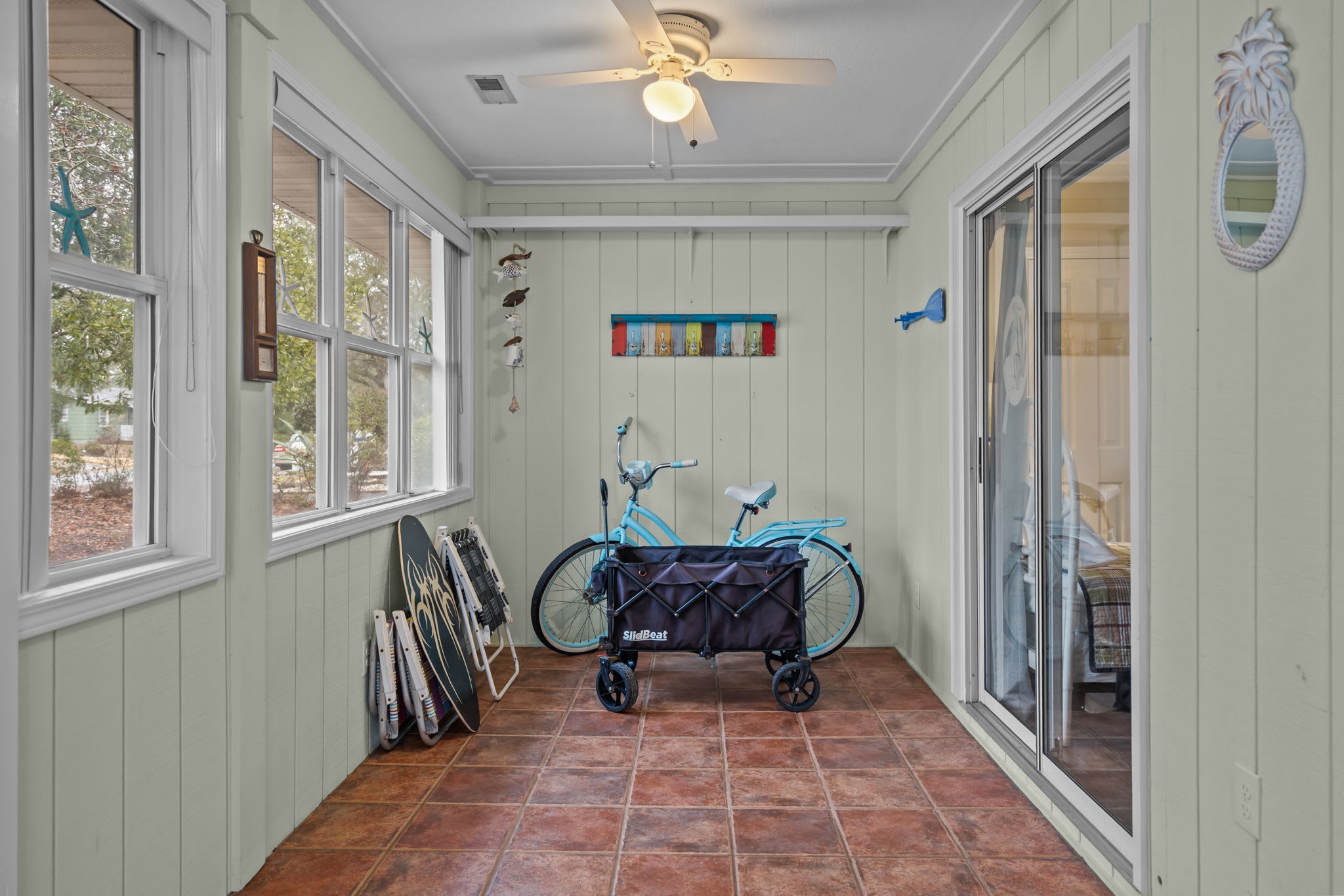 NE 38th Street Dog Friendly Star Spangled Manor | Photo 15