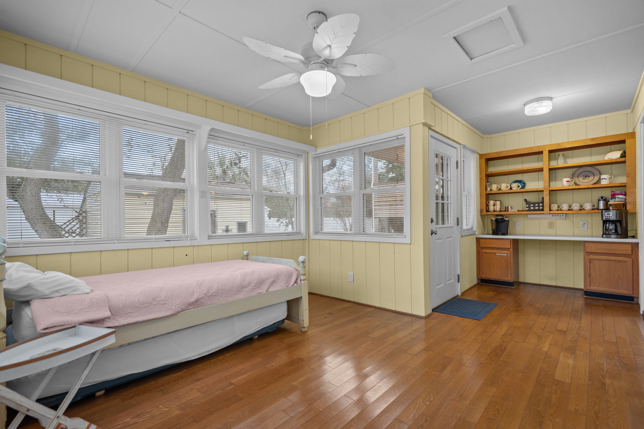 NE 38th Street Dog Friendly Star Spangled Manor | Photo 30