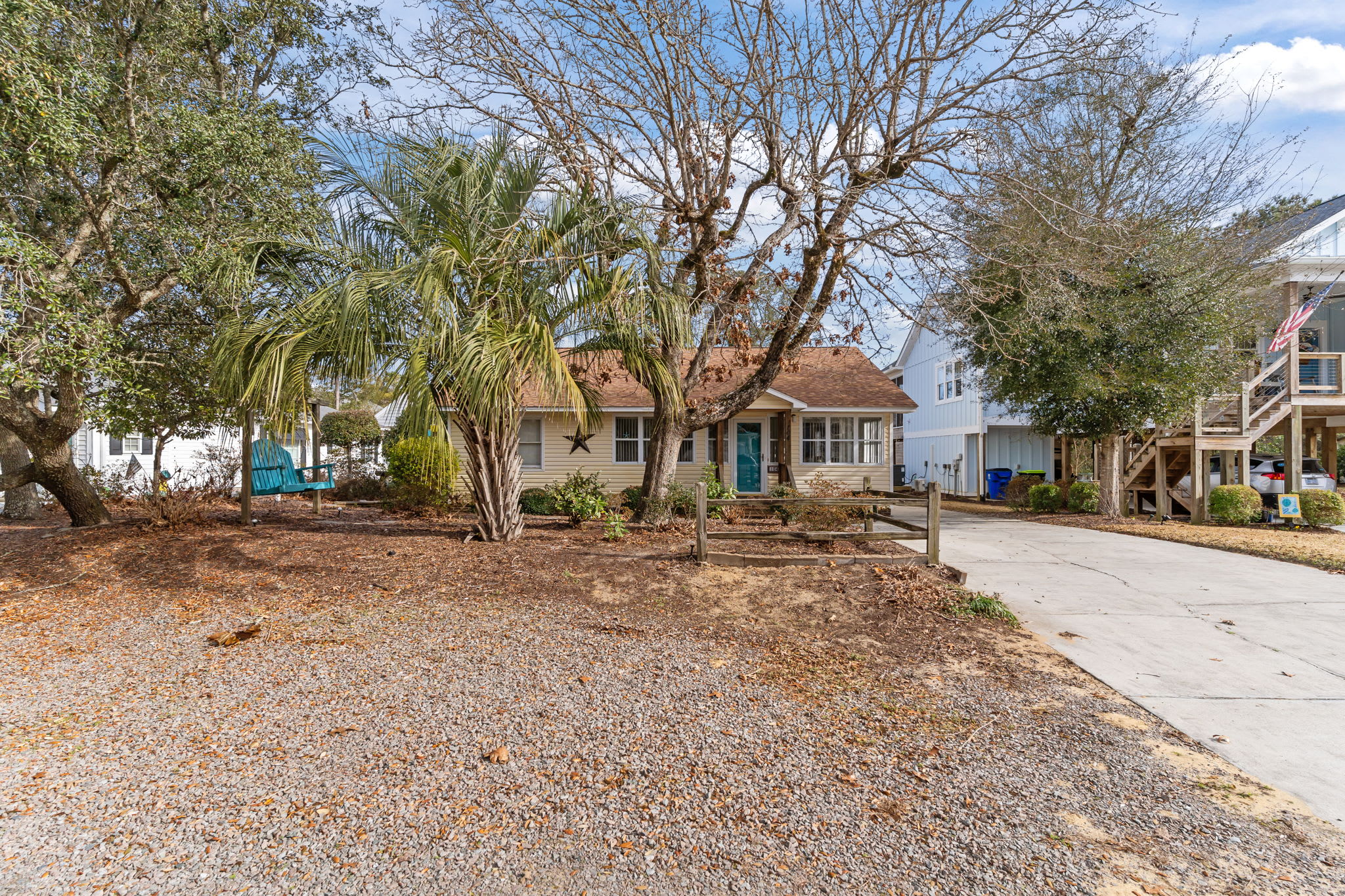 NE 38th Street Dog Friendly Star Spangled Manor | Photo 43