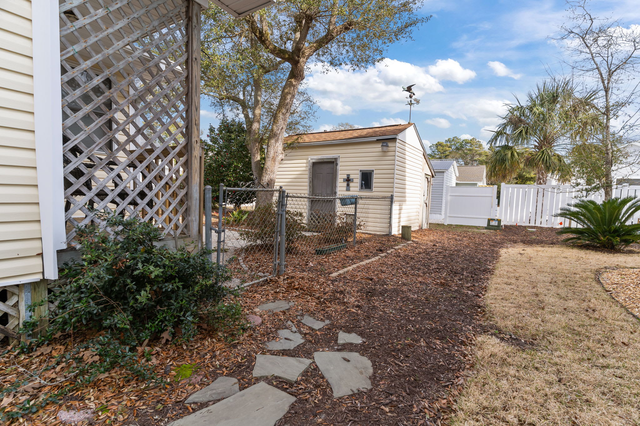 NE 38th Street Dog Friendly Star Spangled Manor | Photo 44