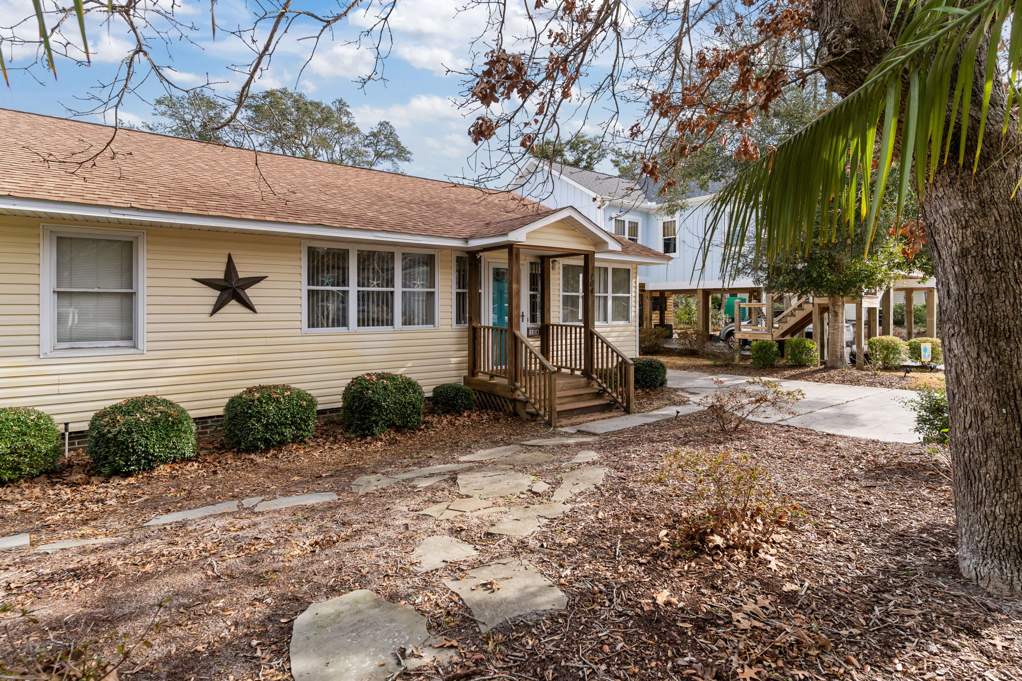 NE 38th Street Dog Friendly Star Spangled Manor | Photo 46