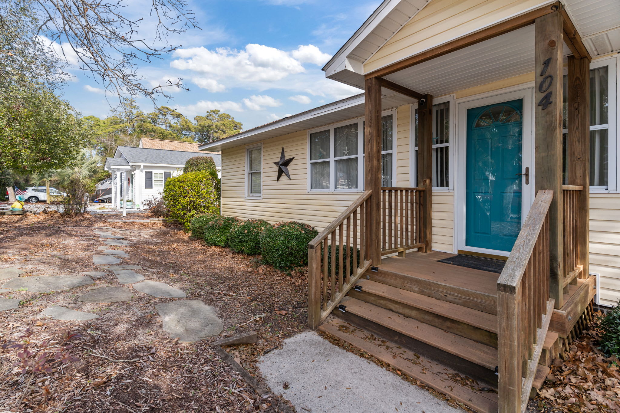 NE 38th Street Dog Friendly Star Spangled Manor | Photo 45