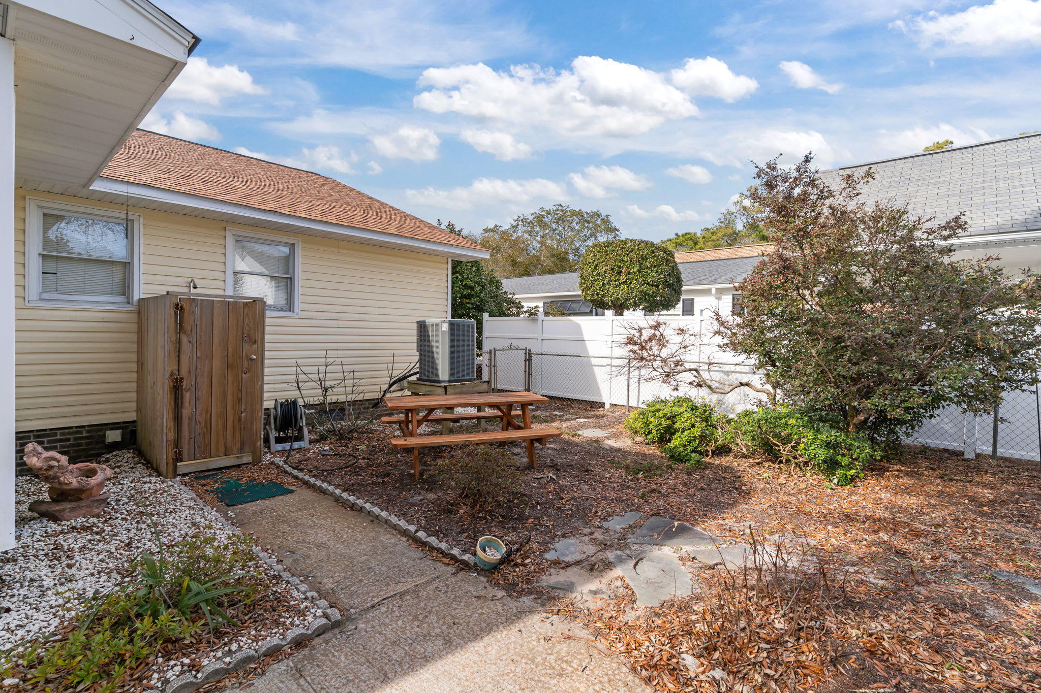 NE 38th Street Dog Friendly Star Spangled Manor | Photo 49