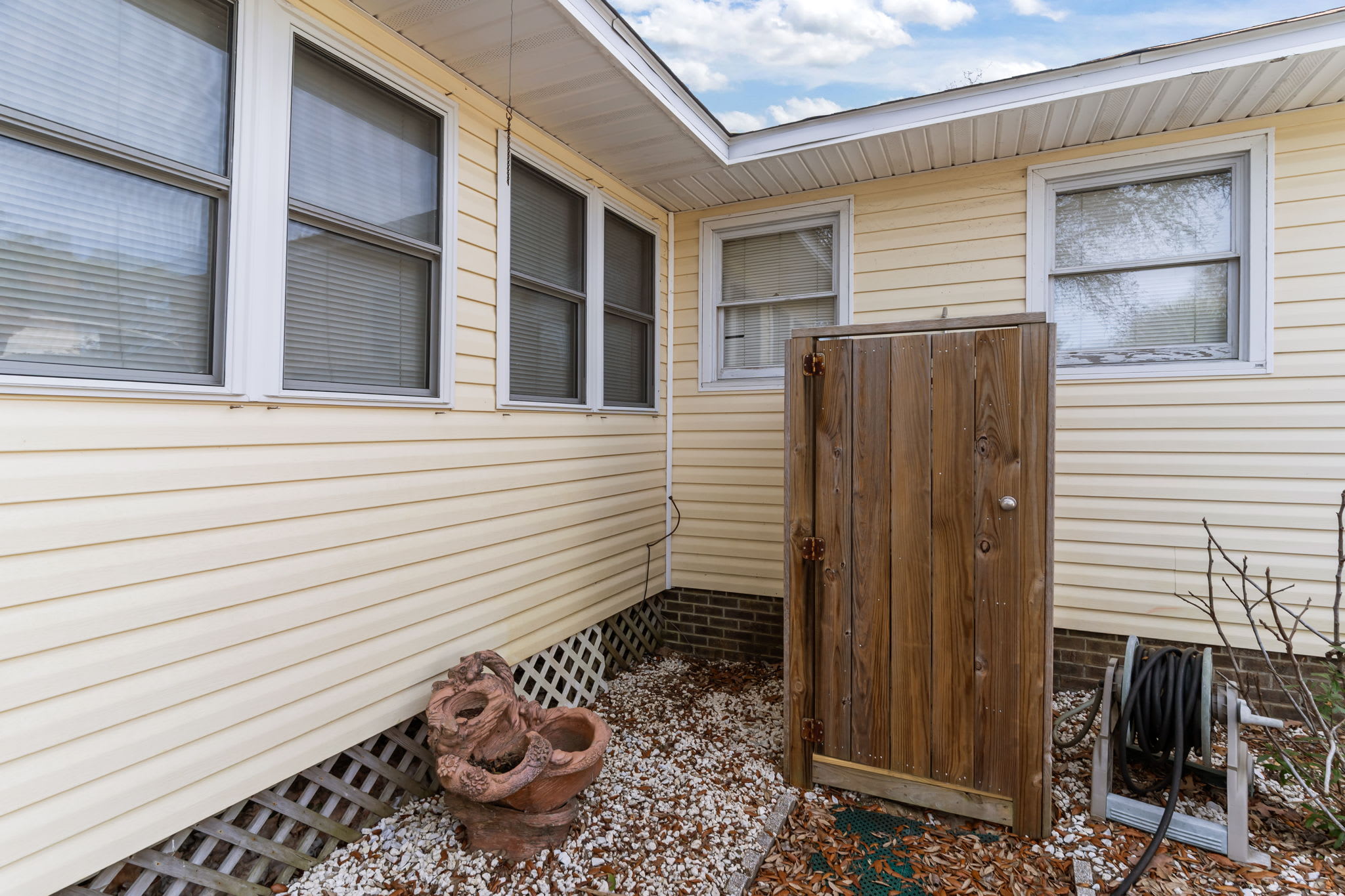 NE 38th Street Dog Friendly Star Spangled Manor | Photo 50