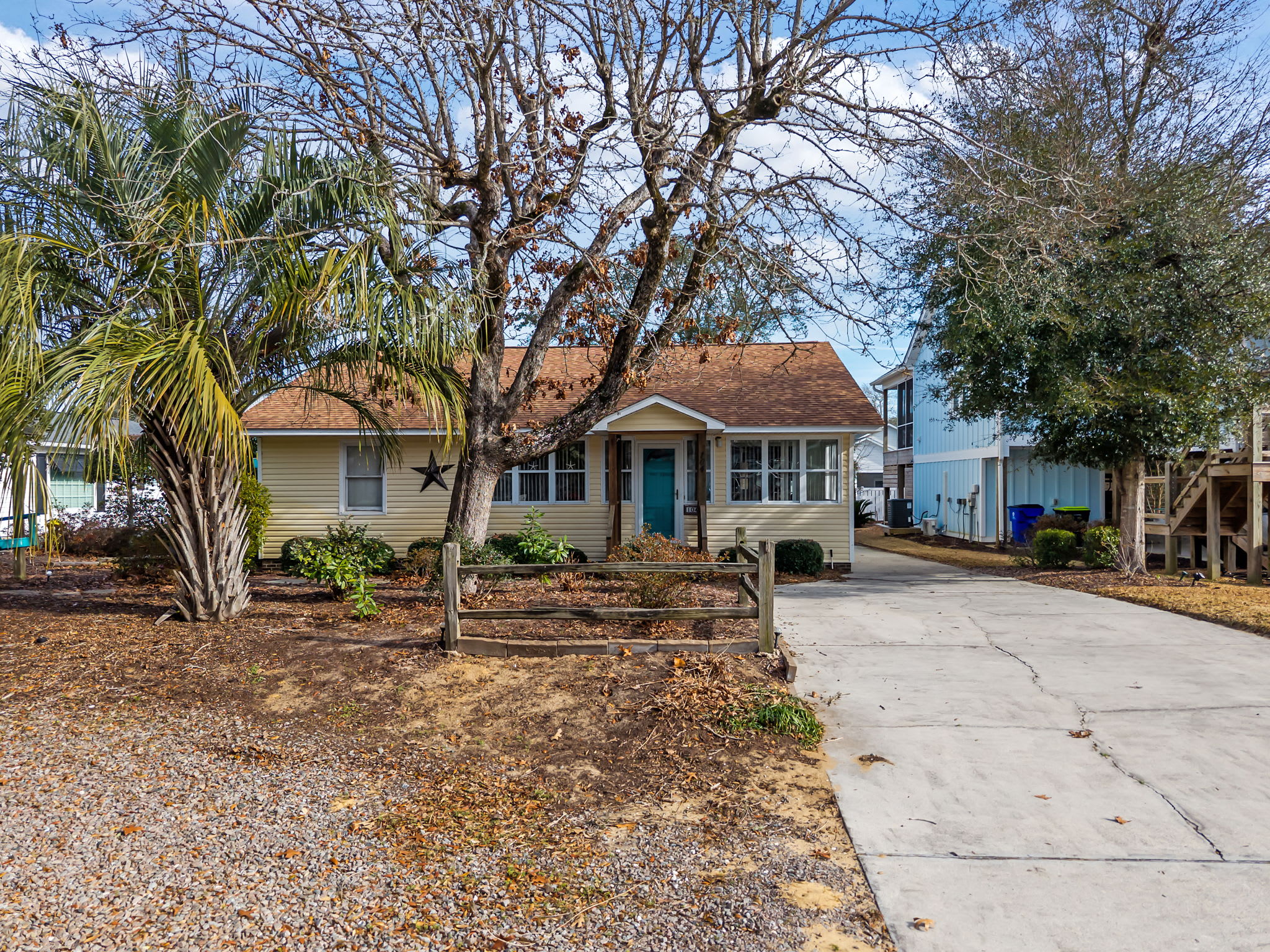 NE 38th Street Dog Friendly Star Spangled Manor | Photo 54