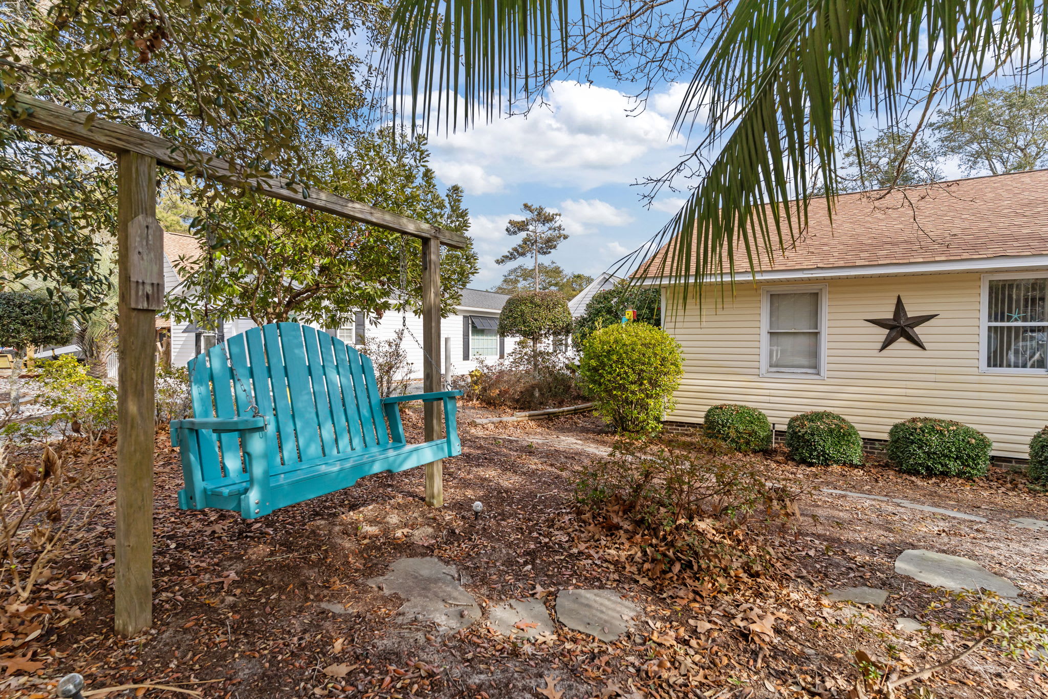 NE 38th Street Dog Friendly Star Spangled Manor | Photo 59