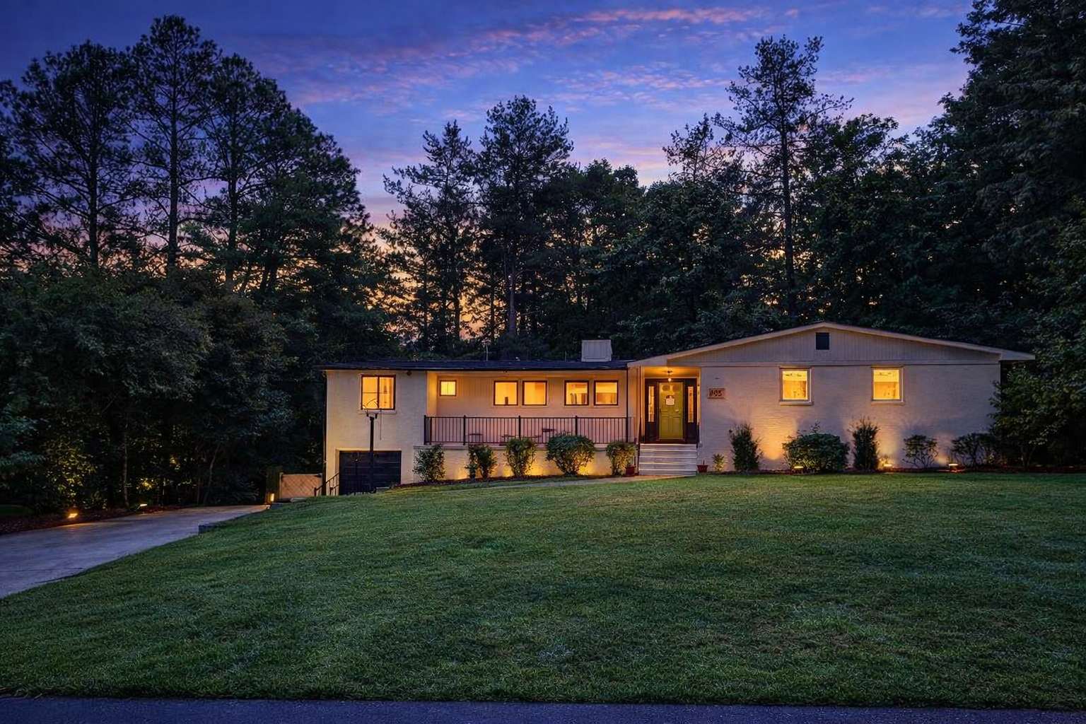 Spacious Retreat With Fire Pit And Games - Cozy Inviting Escape - Southern Pines, NC