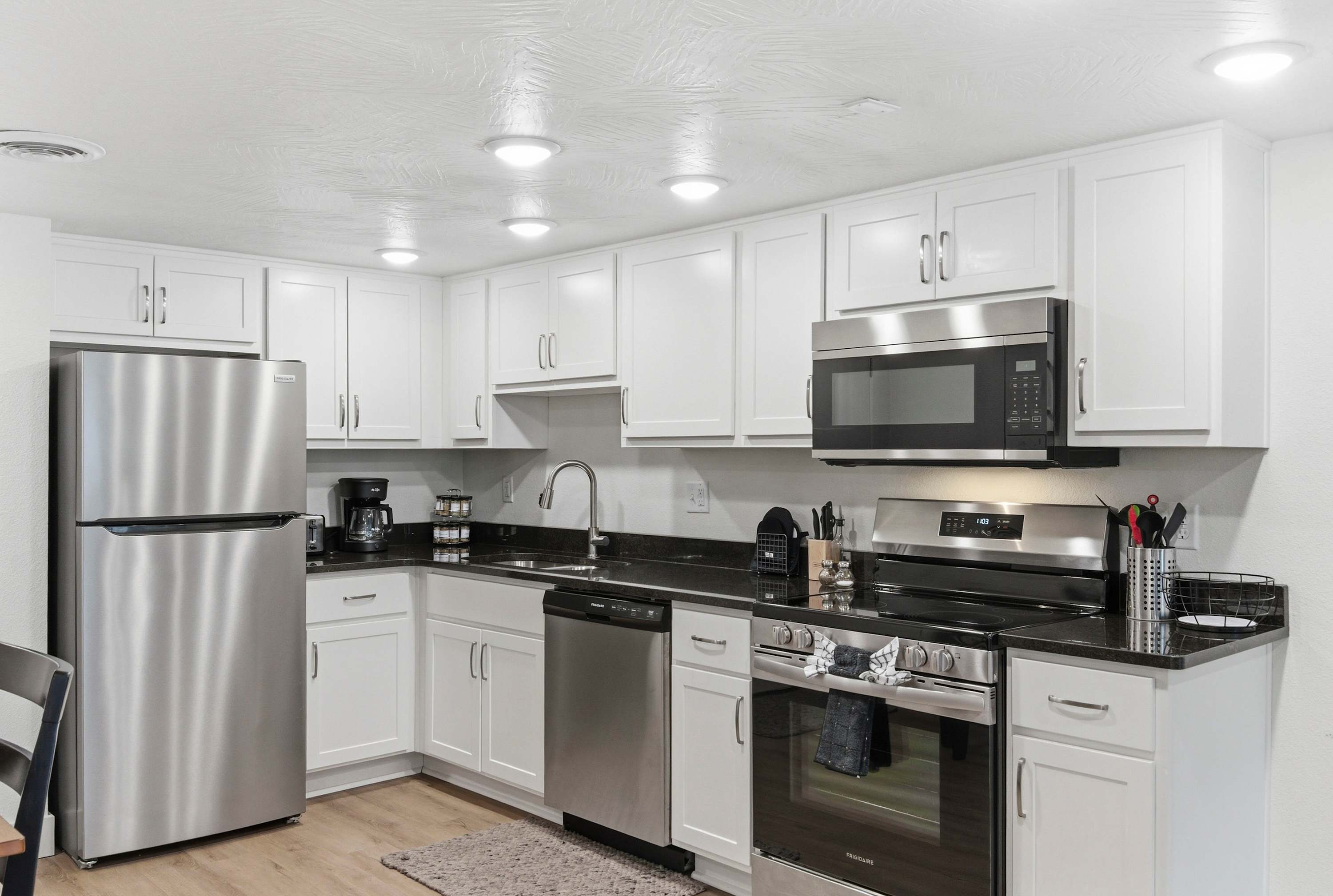 The open kitchen is well equipped for an unforgettable getaway​