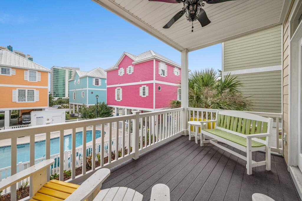 Coral Coast Beach House w Pool