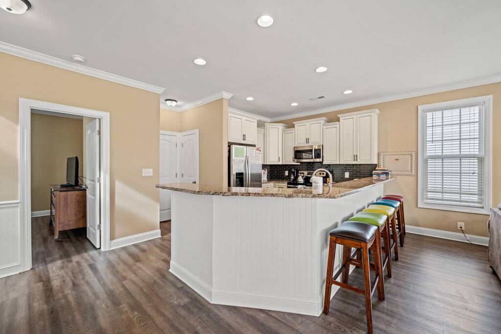 Coral Coast Beach House w Pool