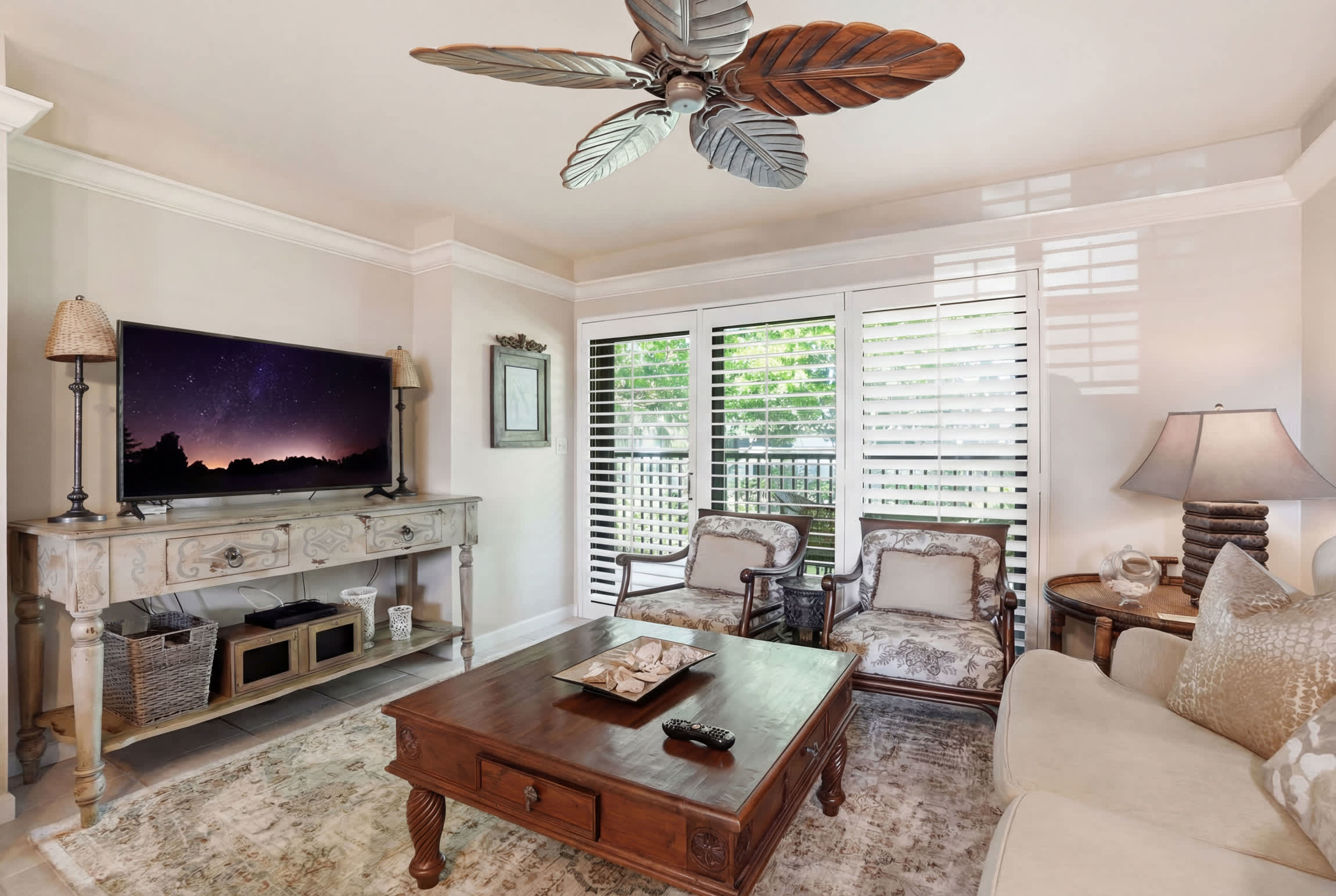 E 231 Deluxe Condo at Quiet End of Resort