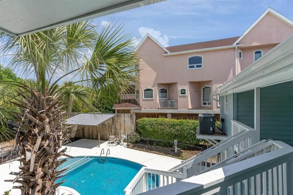 Wavecrest Grand with Pool Great for Groups