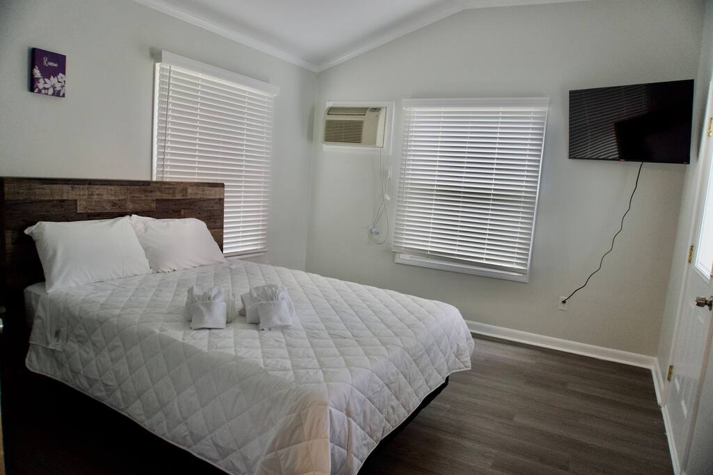 Wavecrest Grand with Pool Great for Groups