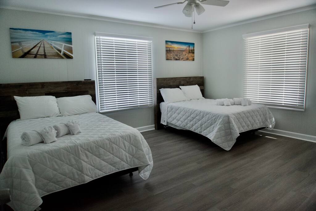 Wavecrest Grand with Pool Great for Groups