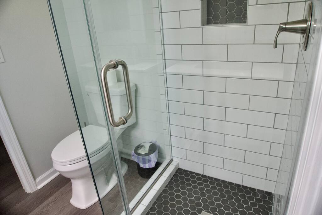 9 Bedrooms 8 Bathrooms Sleeps 24