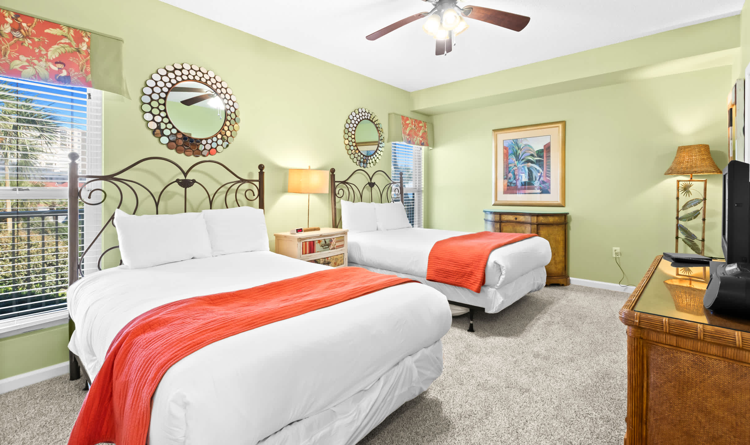 The Crescent 104 | Photo 18