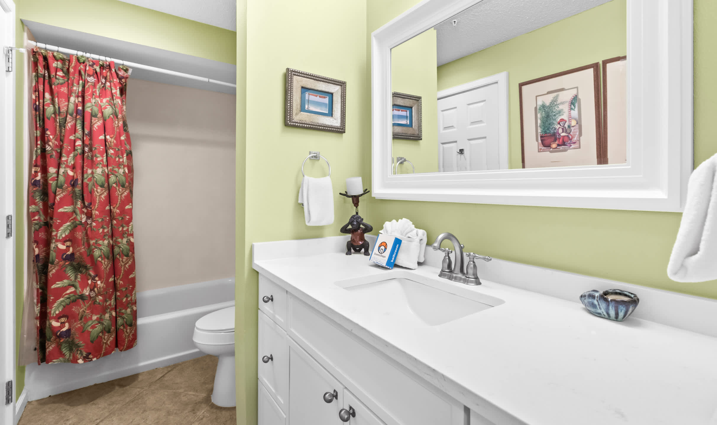 The Crescent 104 | Photo 20