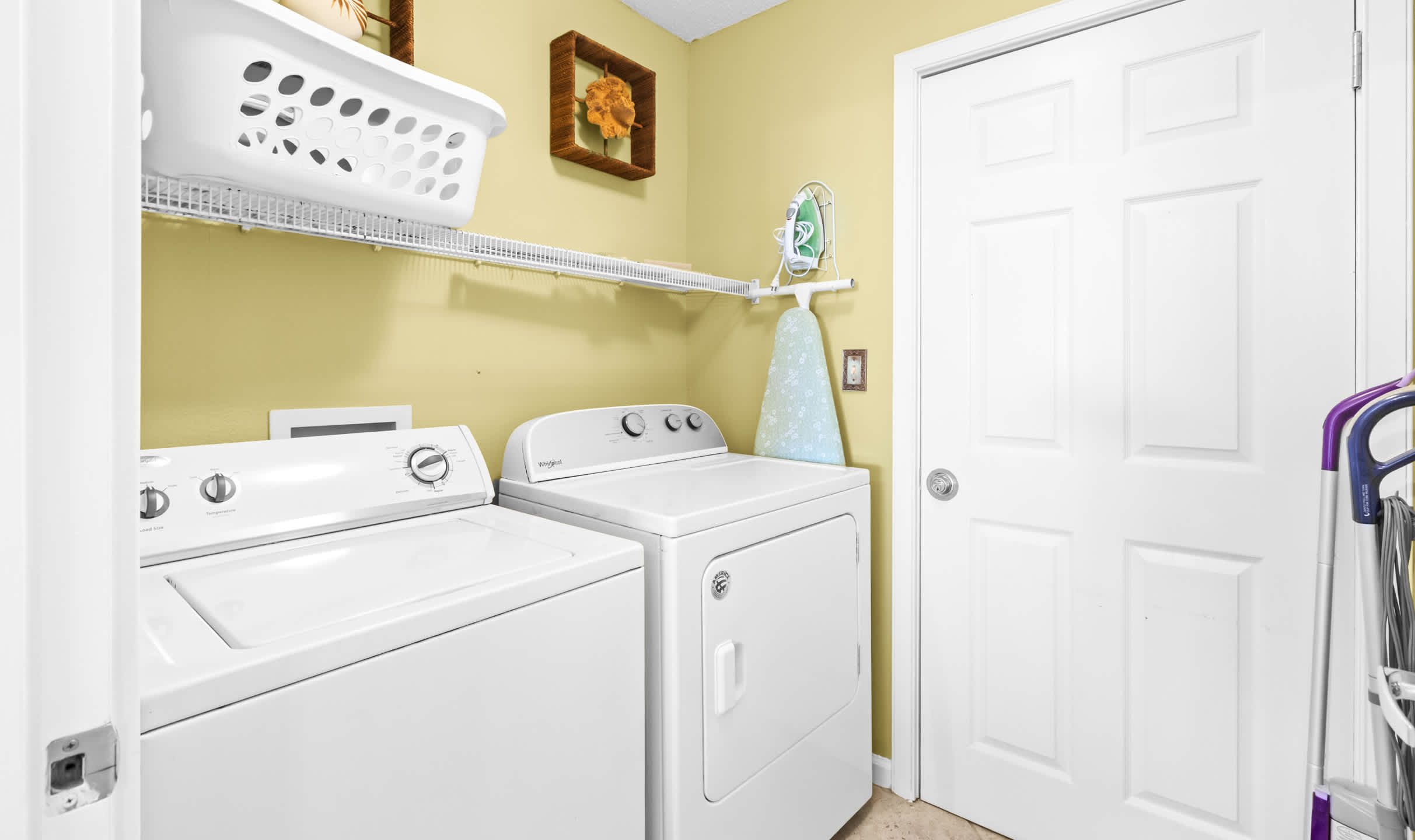 The Crescent 104 | Photo 11