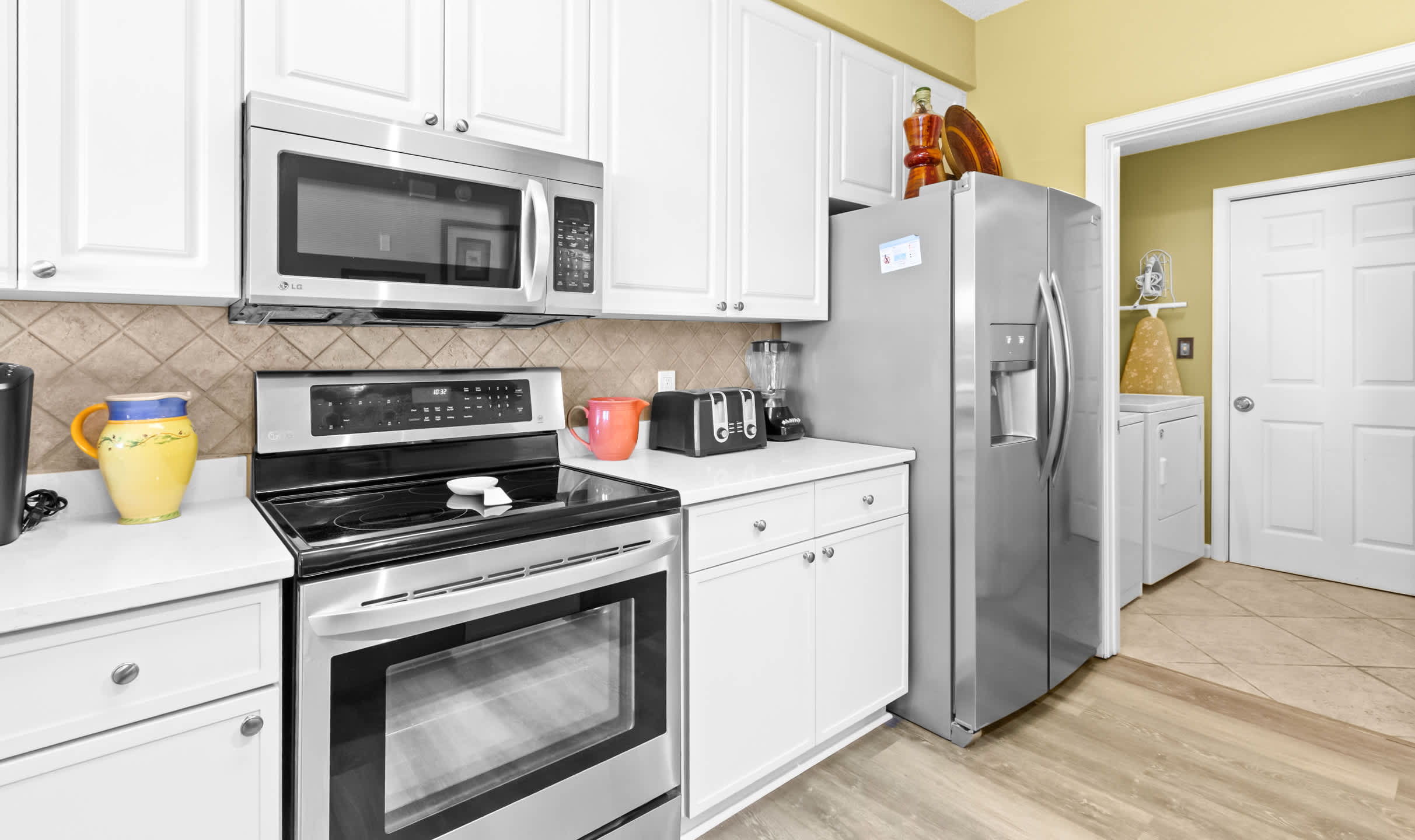 The Crescent 104 | Photo 10