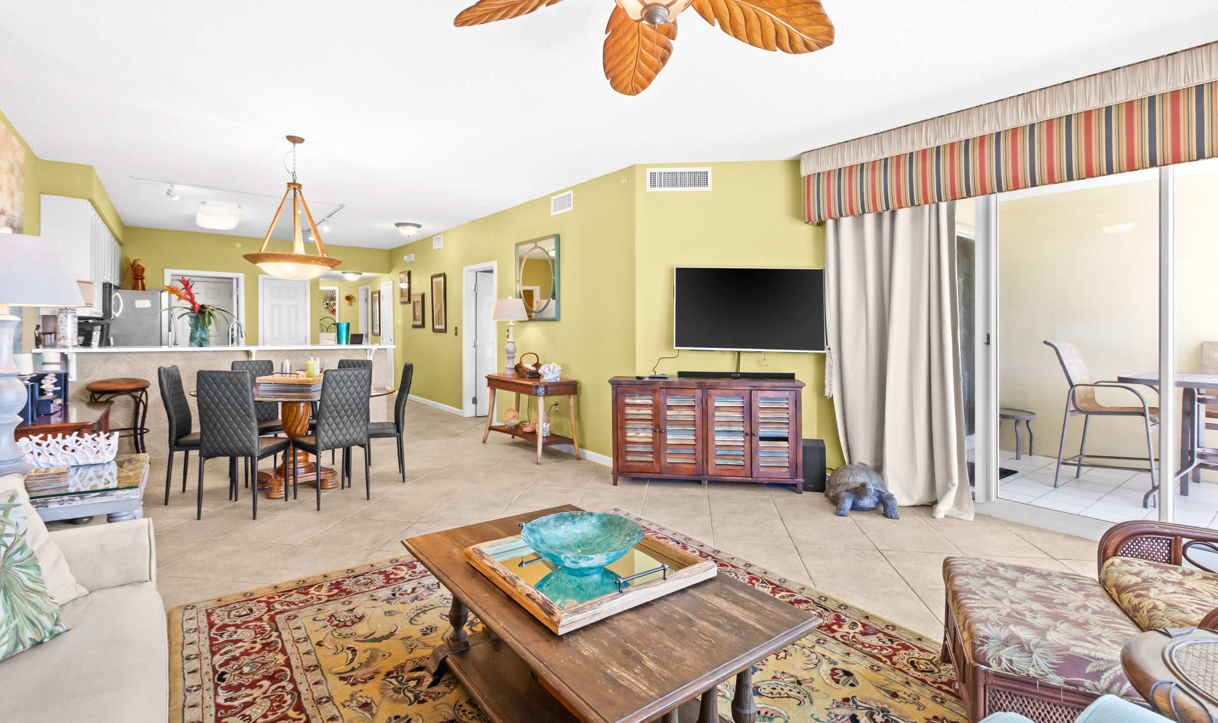 The Crescent 104 | Photo 4