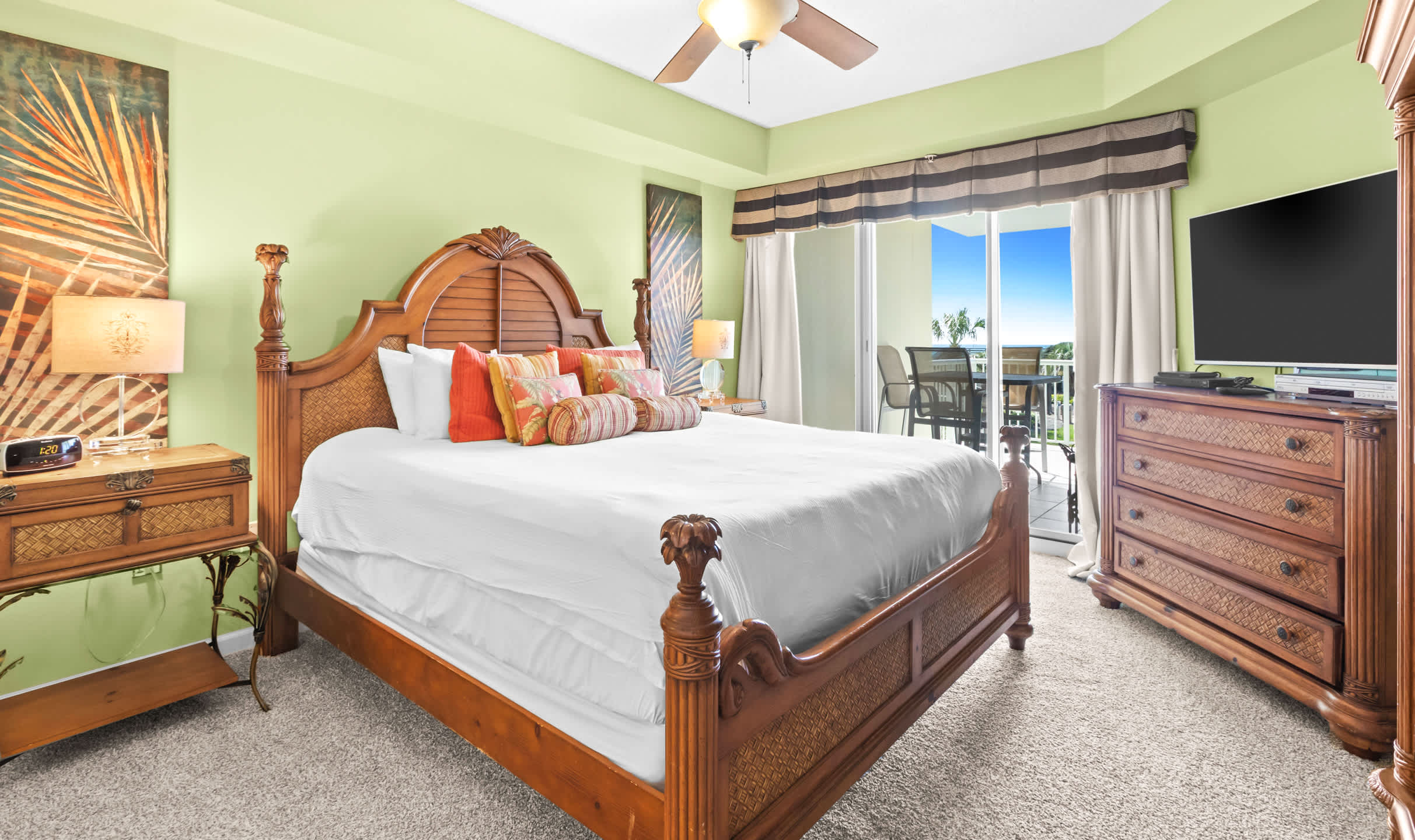 The Crescent 104 | Photo 12