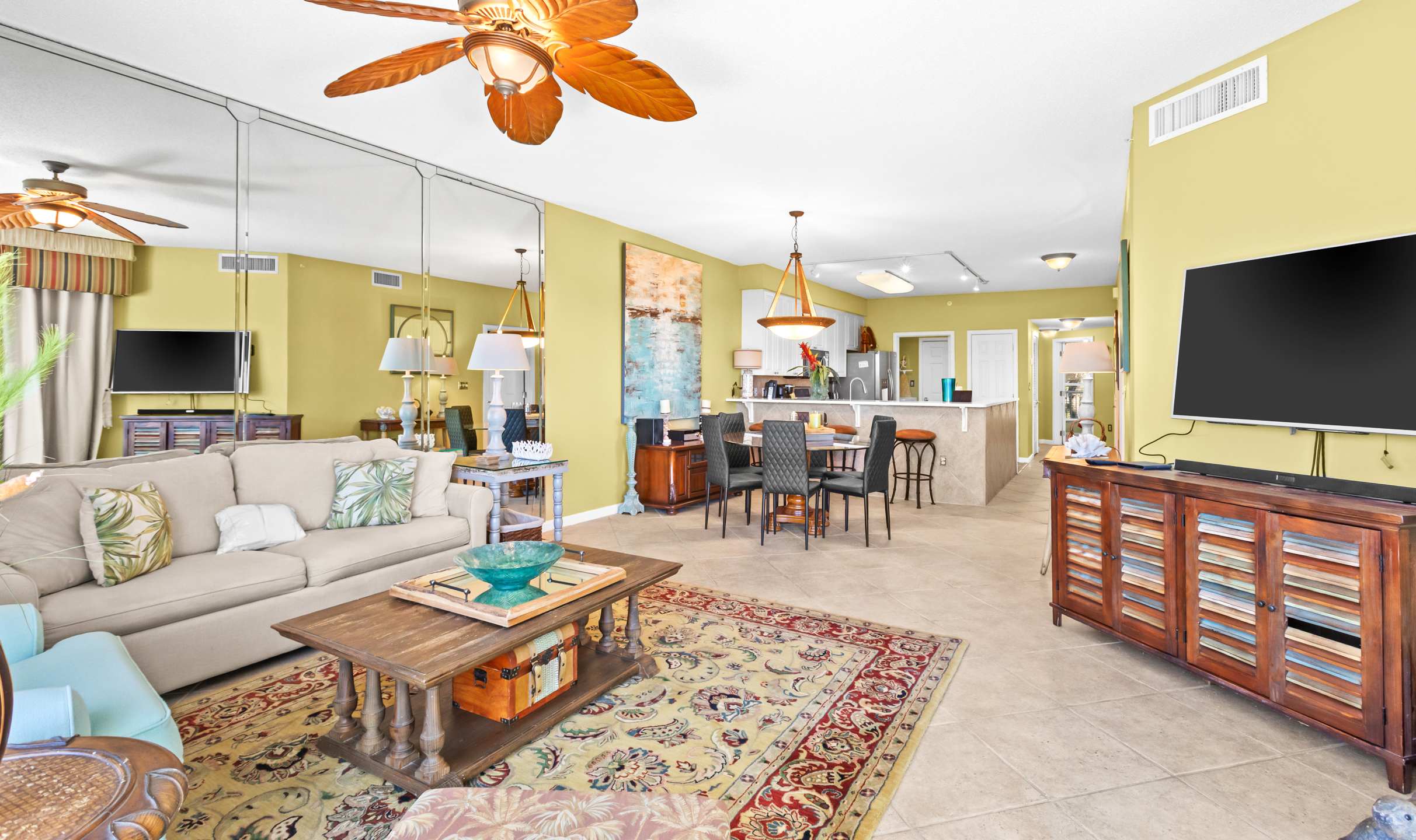 The Crescent 104 | Photo 3