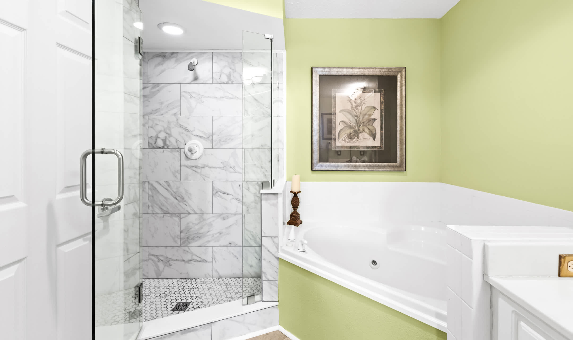 The Crescent 104 | Photo 16