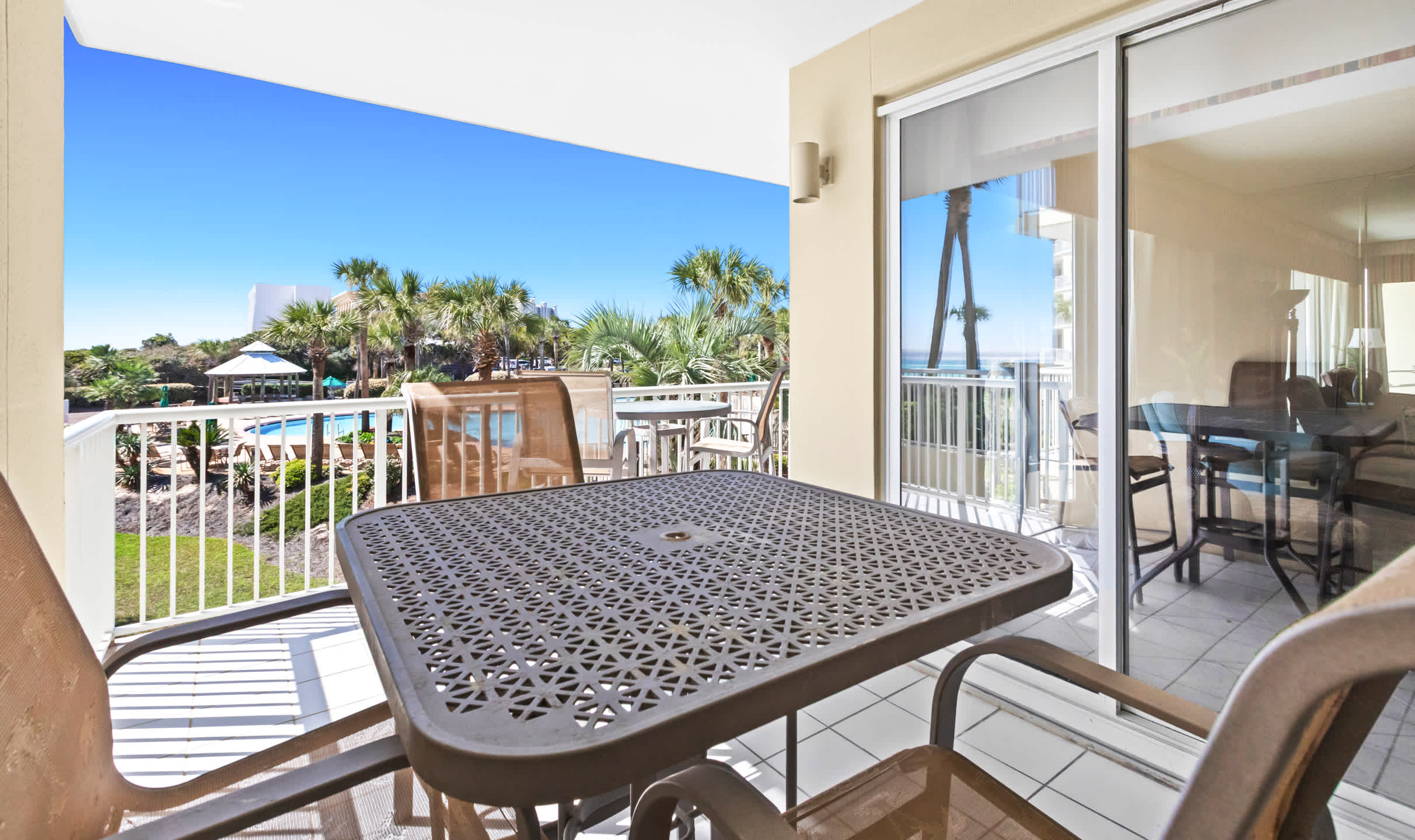 The Crescent 104 | Photo 27